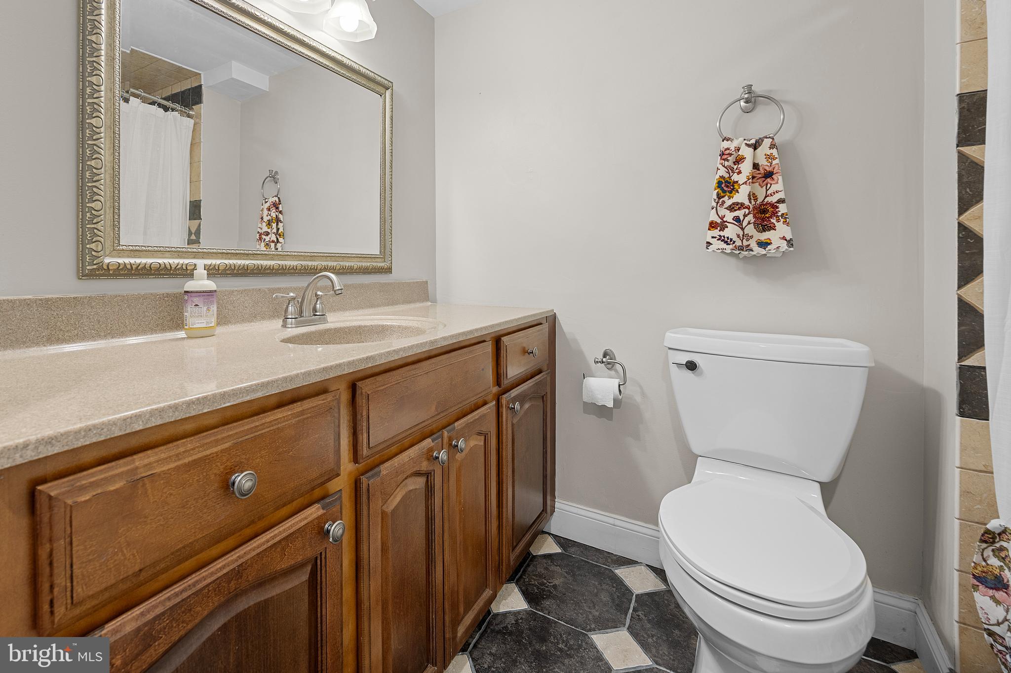 CHESTNUT TURN - Residential