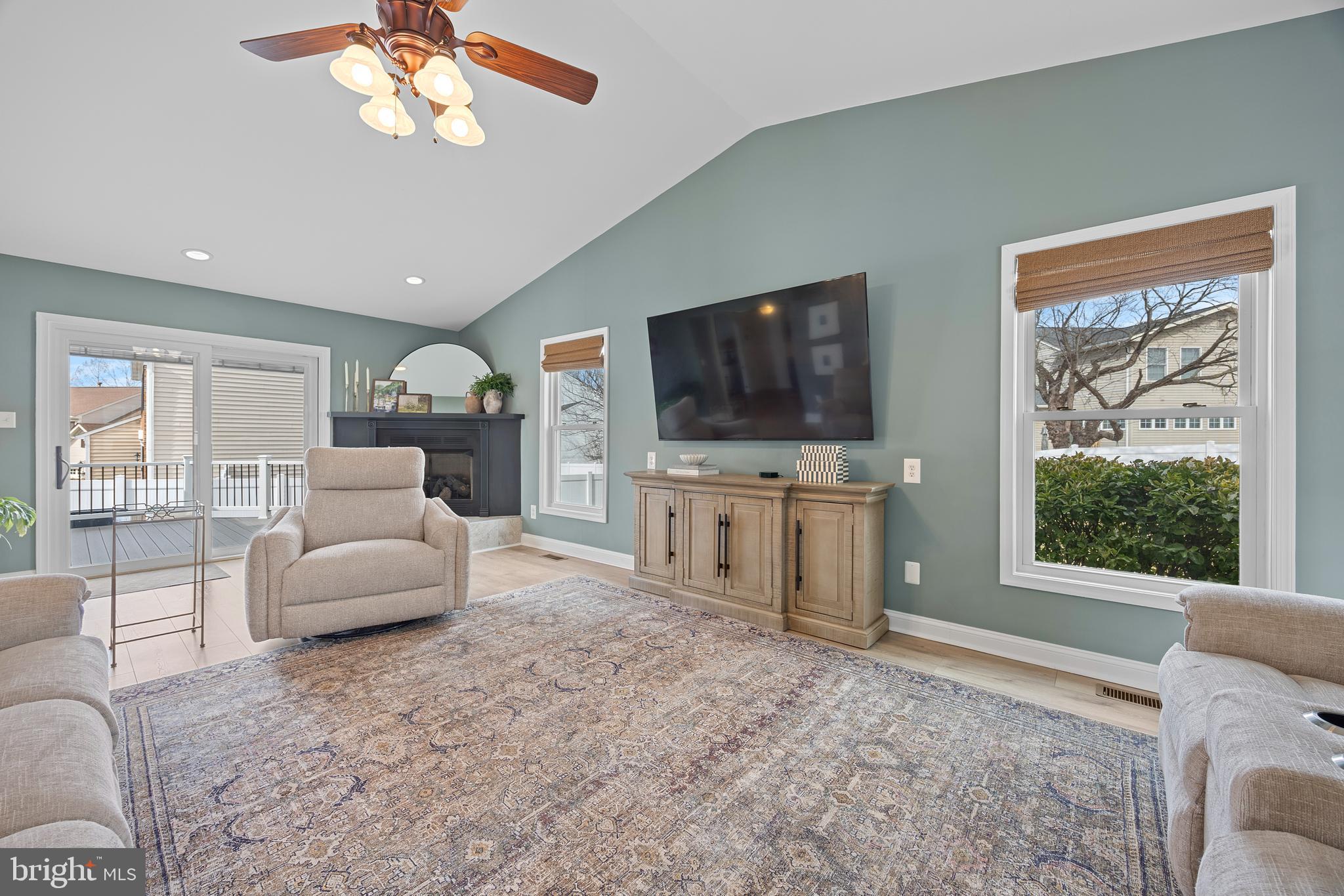 CHESTNUT TURN - Residential