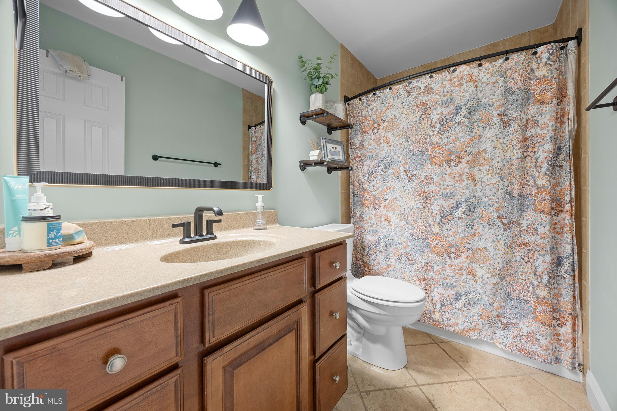 CHESTNUT TURN - Residential