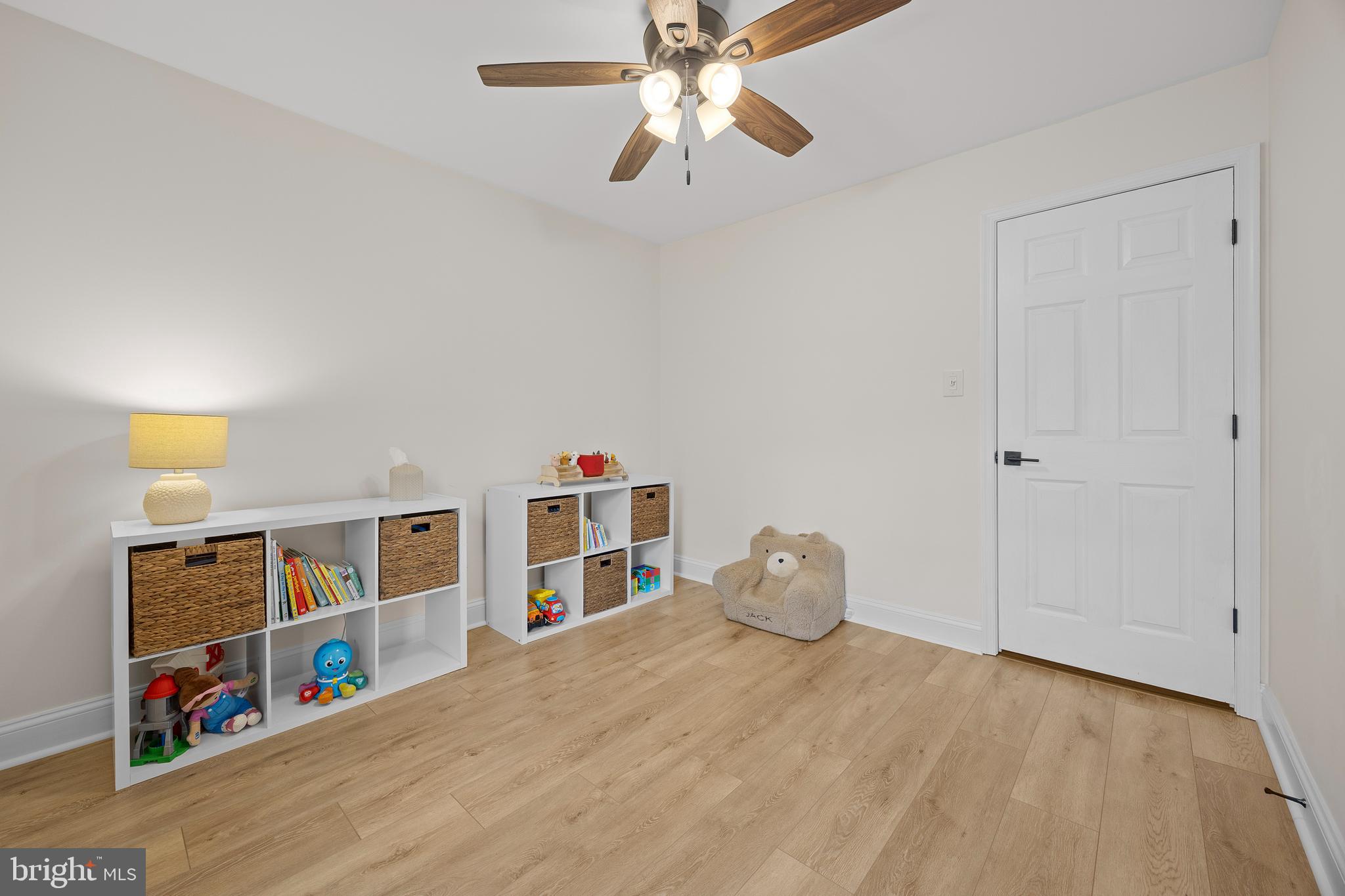 CHESTNUT TURN - Residential