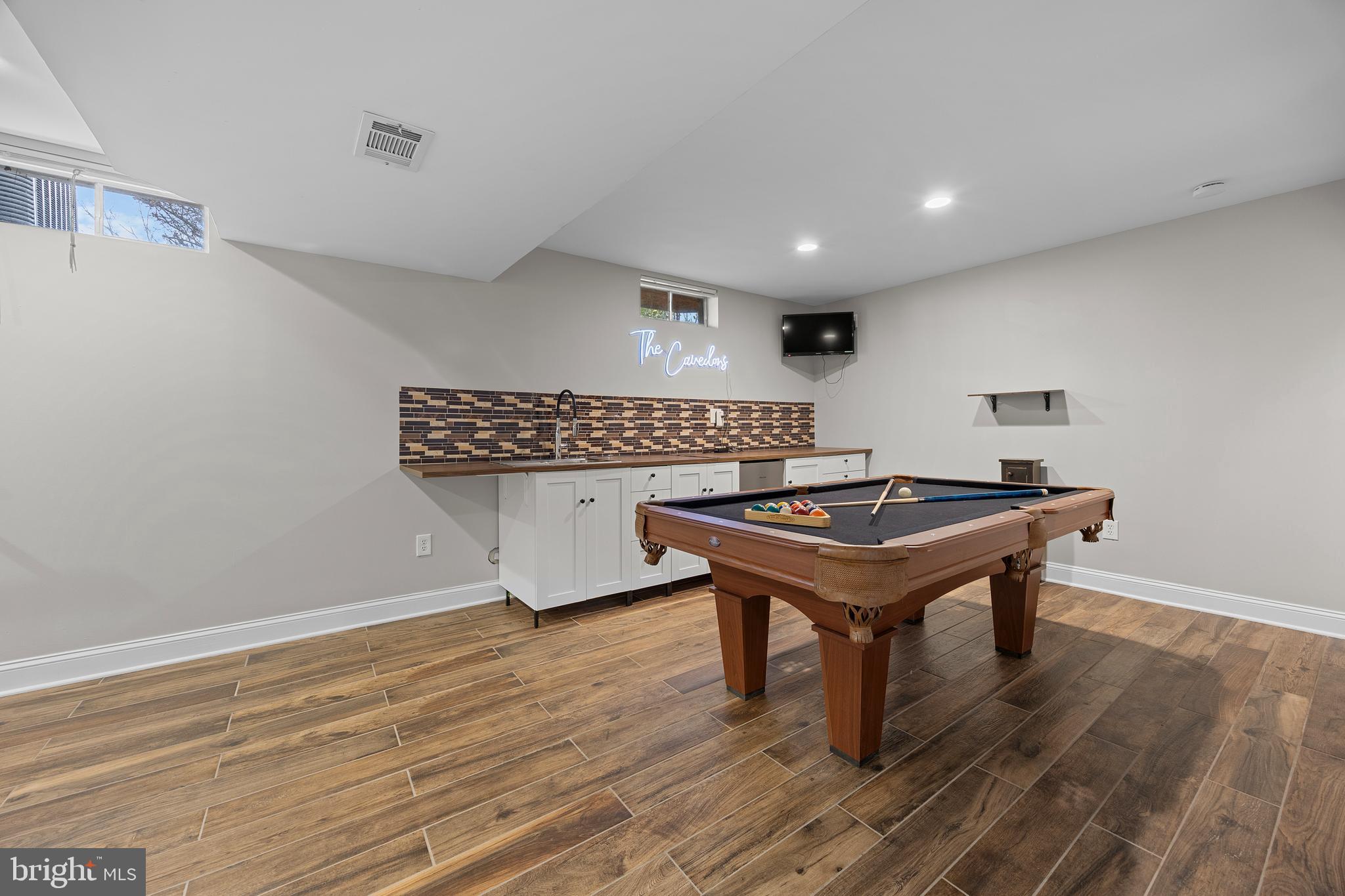 CHESTNUT TURN - Residential