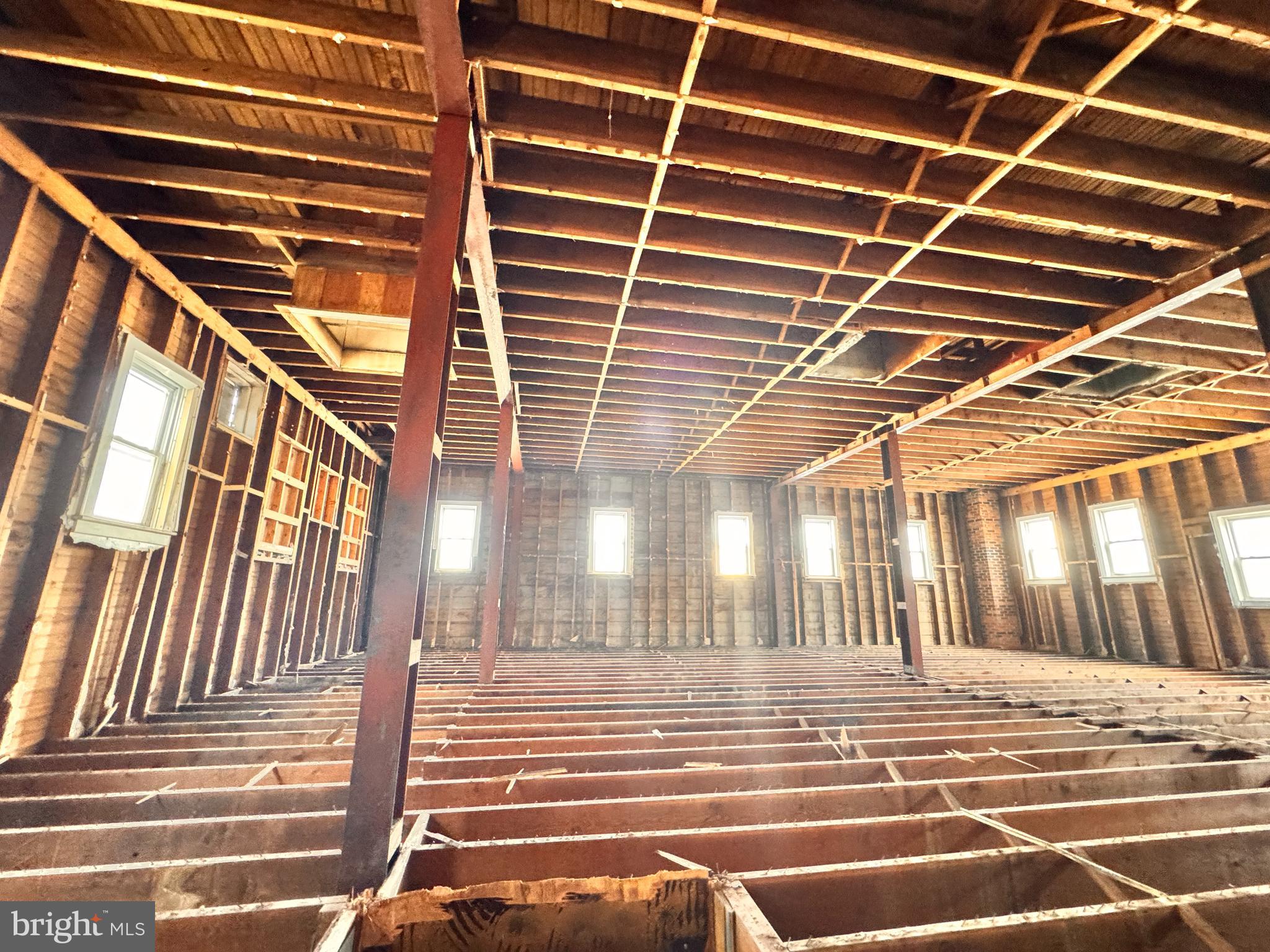 423 E MAGNOLIA AVENUE