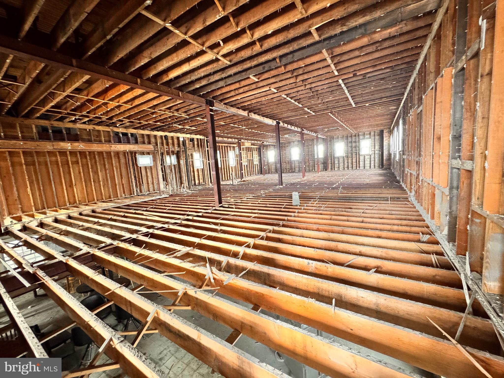 423 E MAGNOLIA AVENUE