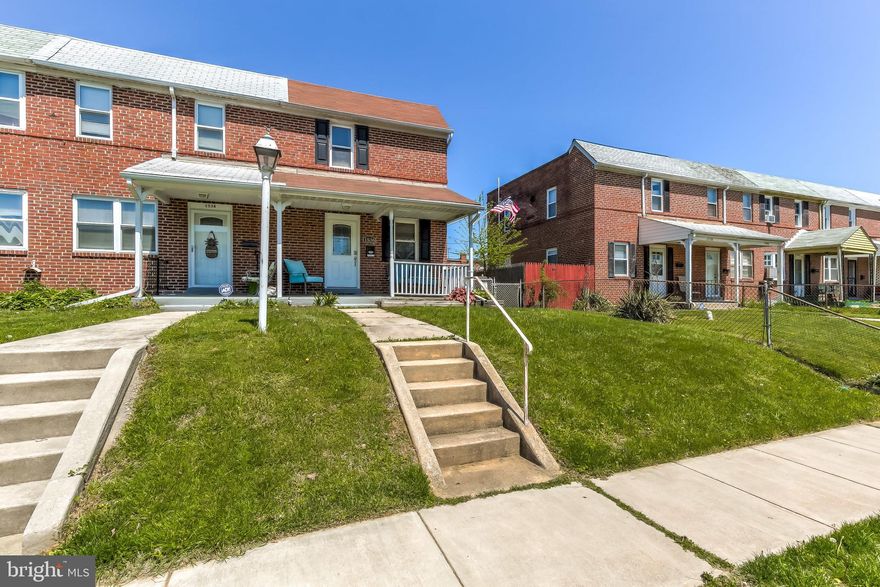 YOU HAVE TO SEE THIS RECENTLY REHABBED TOWNHOUSE IN BALLARD GARDENS. THE NICEST HOUSE IN THE NEIGHBORHOOD! THIS HOME BOAST WOOD FLOORS, CERAMIC TILE, GRANITE COUNTERTOPS, STAINLESS STEEL APPLIANCES, CARPET, FULL BASEMENT, PARKING PAD AND FENCED BACK YARD. AN AMAZING DEAL AT THIS PRICE!