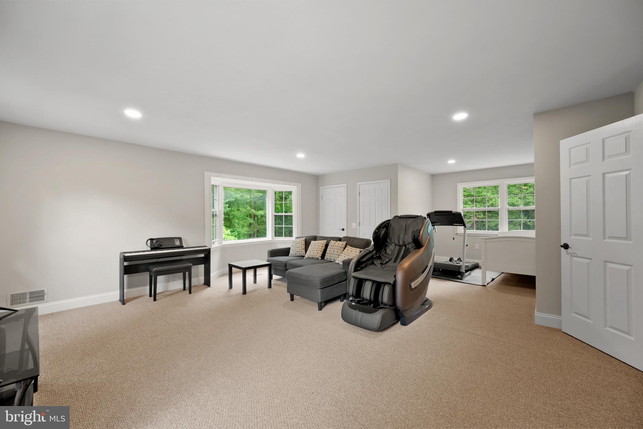 LAUREL GLEN - Residential