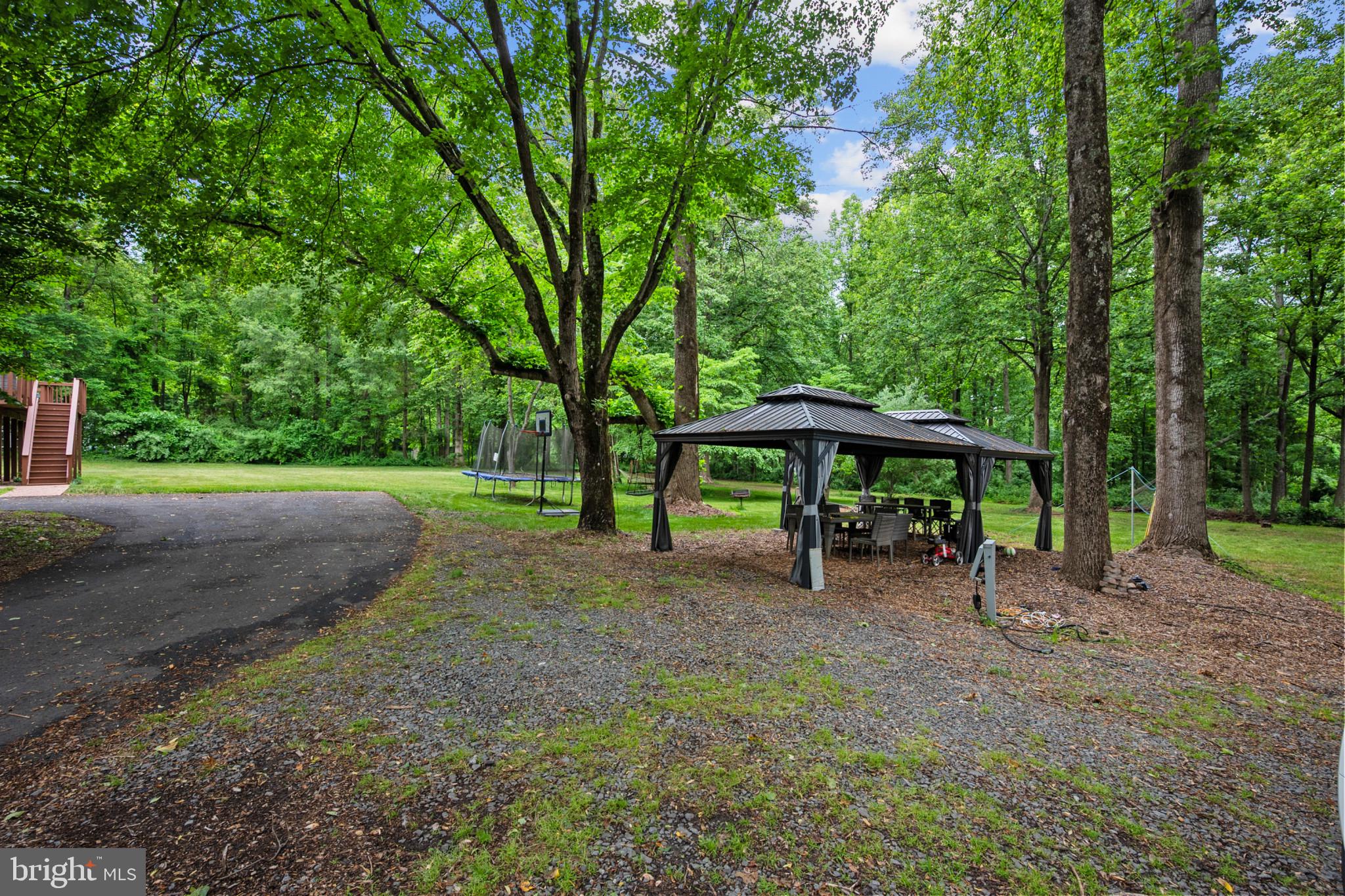 LAUREL GLEN - Residential