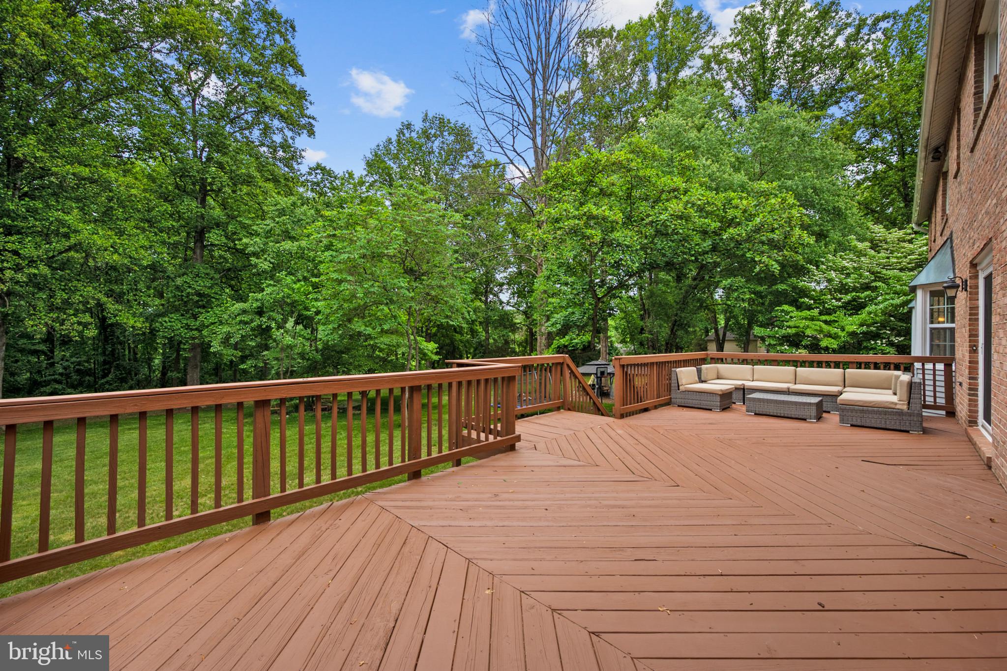 LAUREL GLEN - Residential