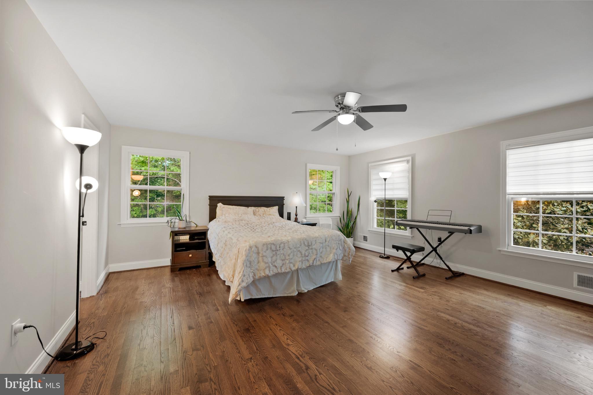 LAUREL GLEN - Residential