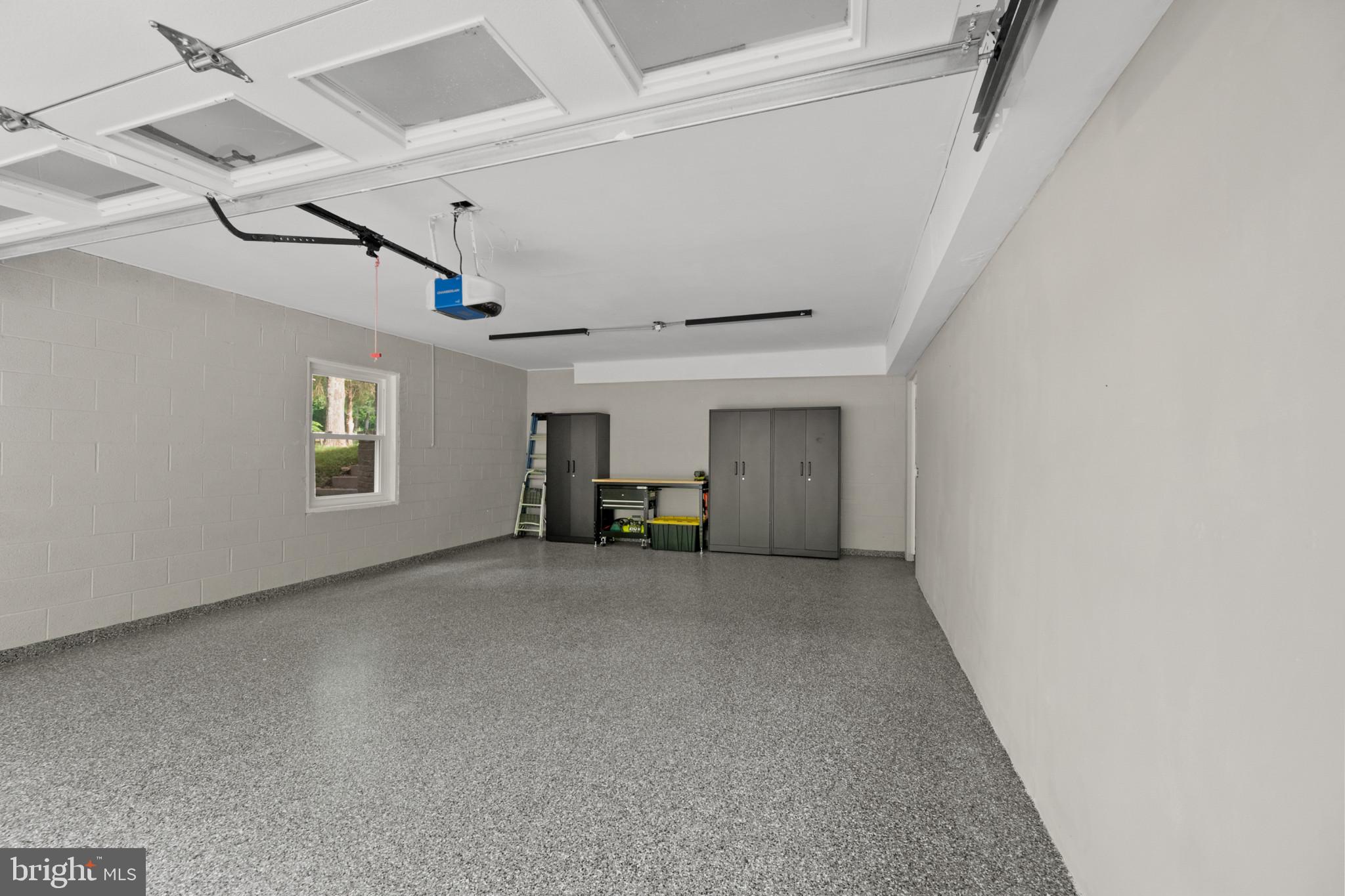 LAUREL GLEN - Residential