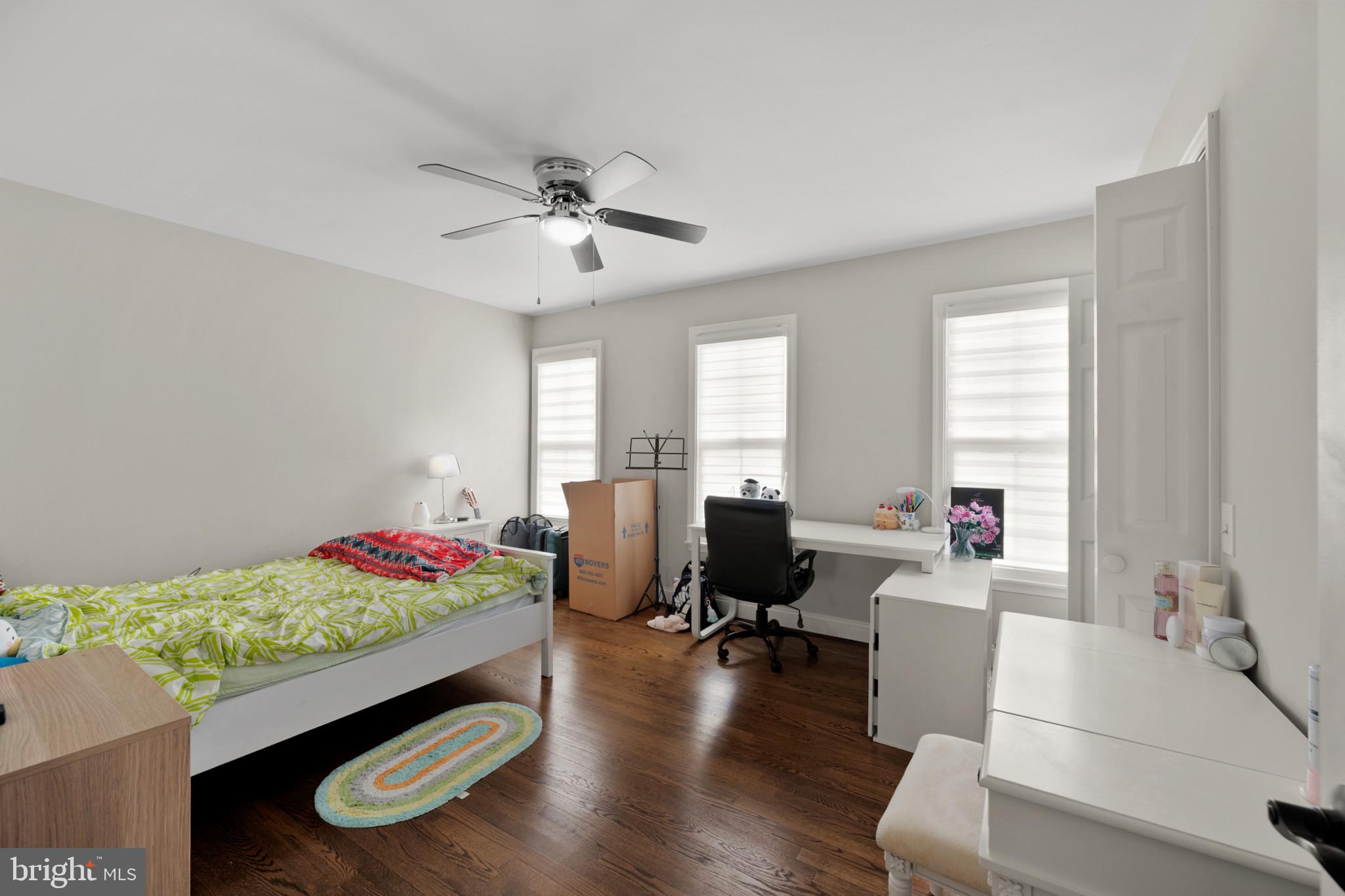 LAUREL GLEN - Residential