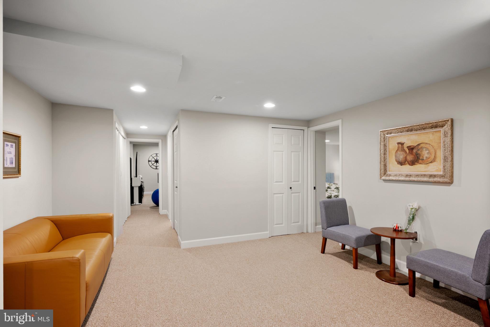 LAUREL GLEN - Residential