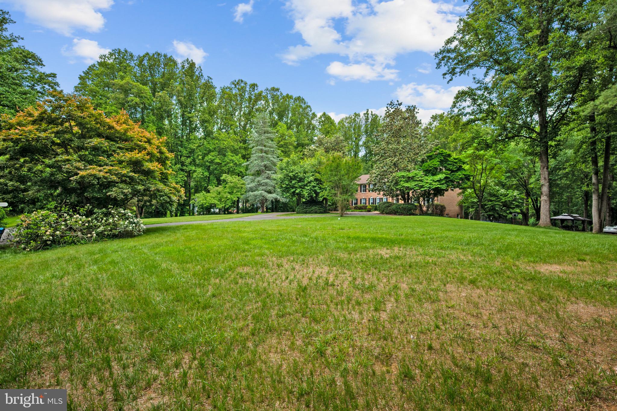 LAUREL GLEN - Residential