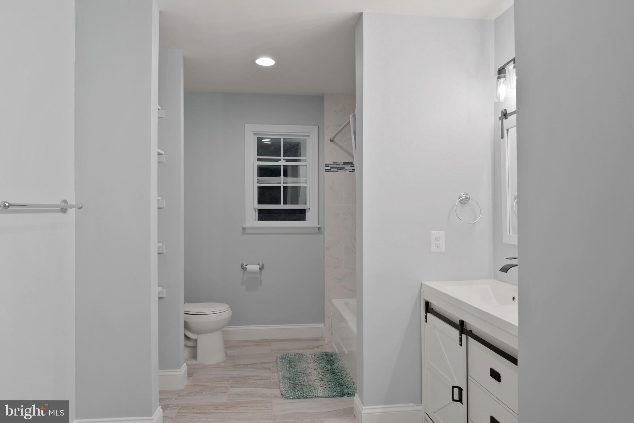 LAUREL GLEN - Residential
