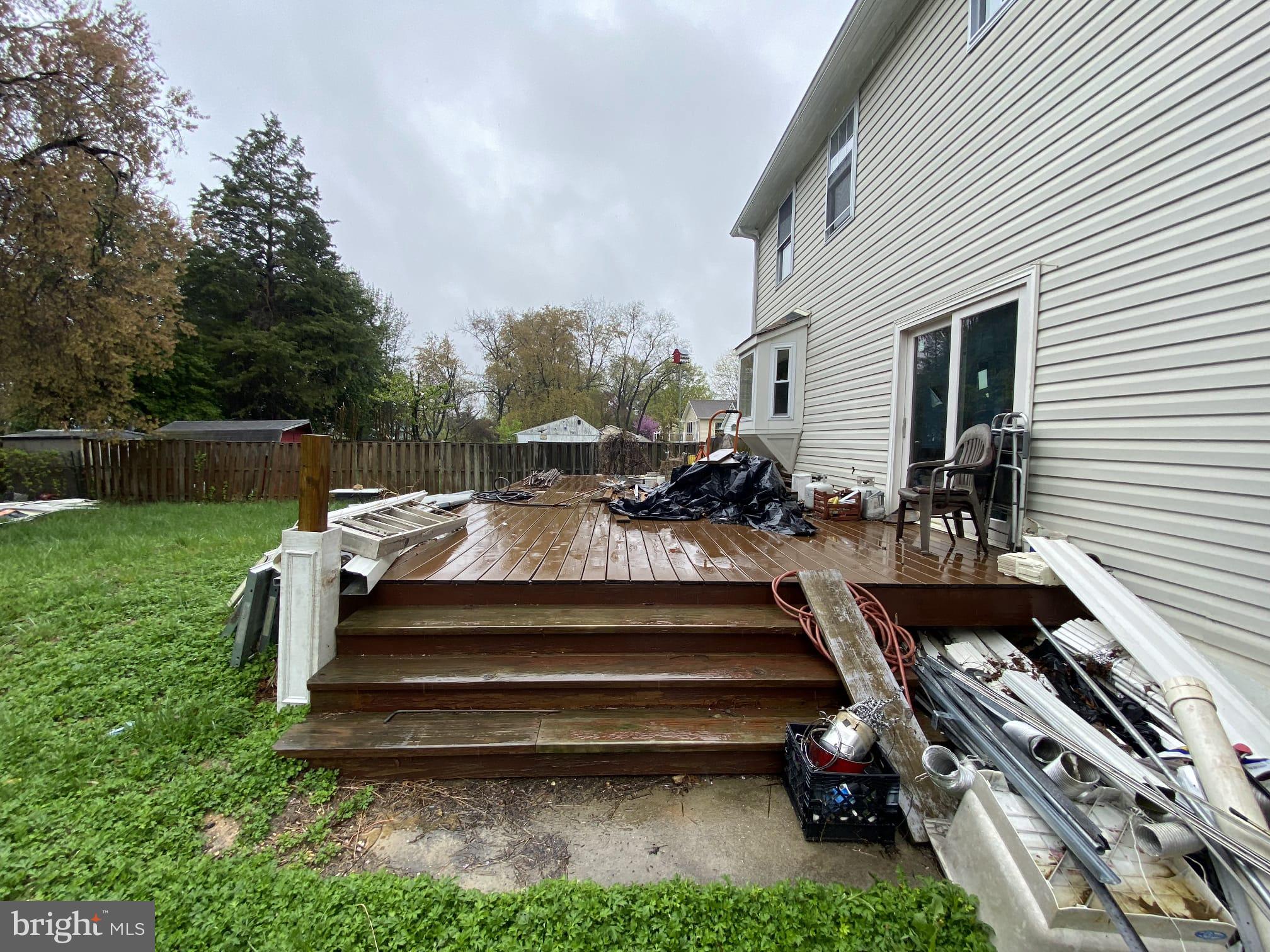 SILVER SPRINGS - Land