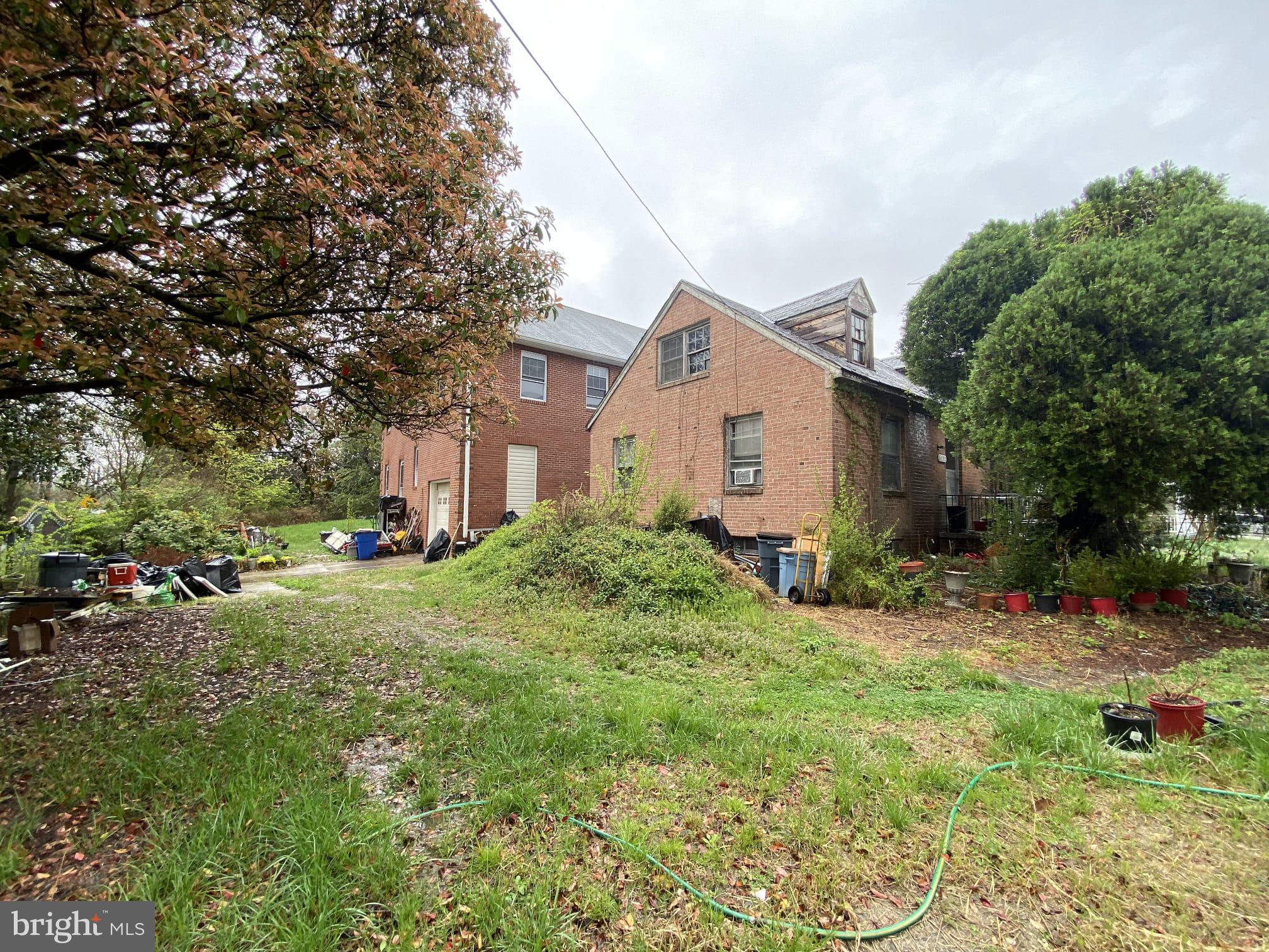 SILVER SPRINGS - Land