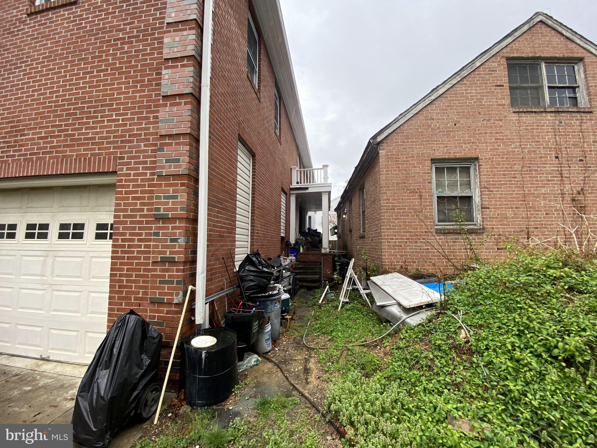 SILVER SPRINGS - Land