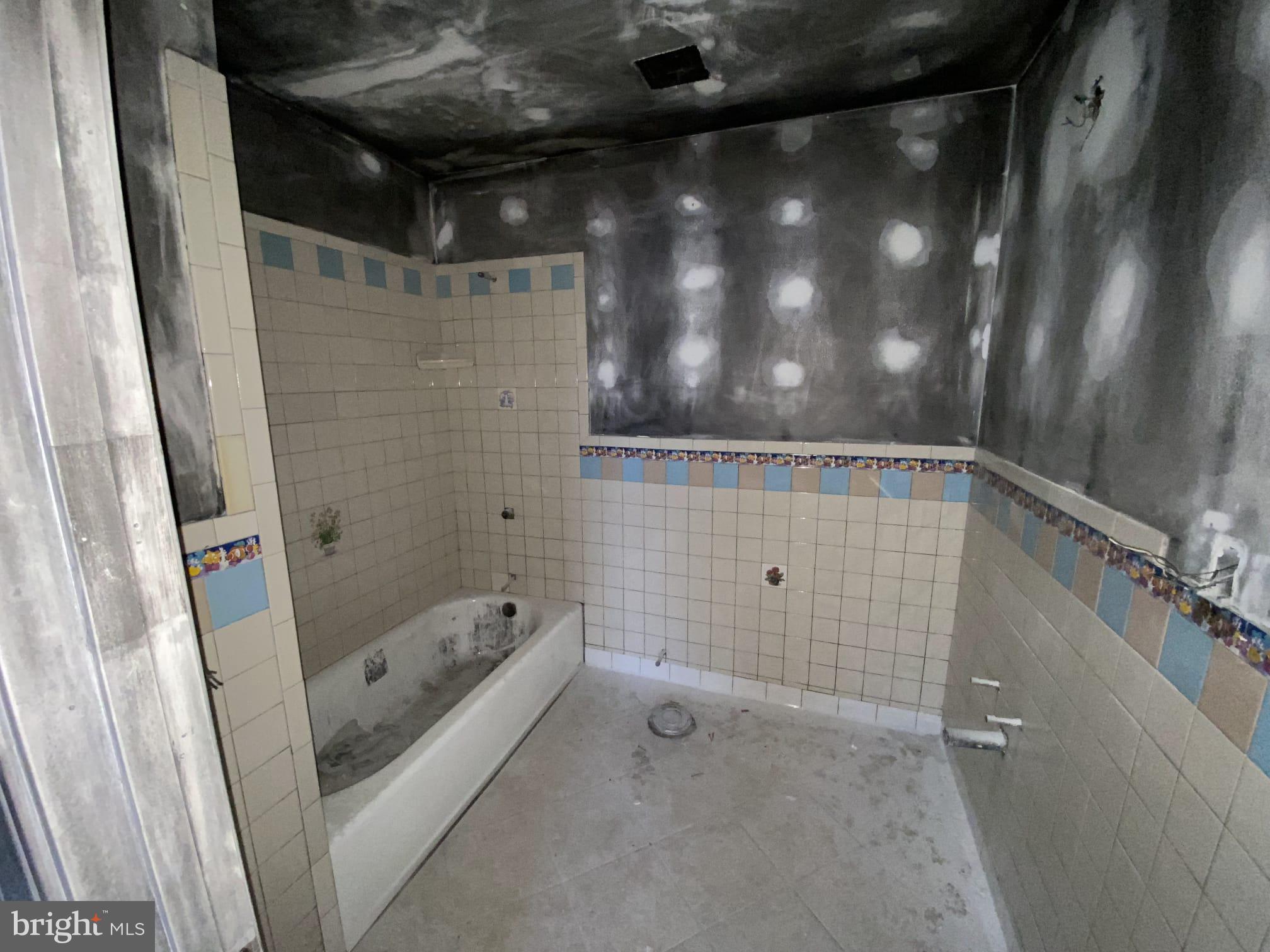 SILVER SPRINGS - Land