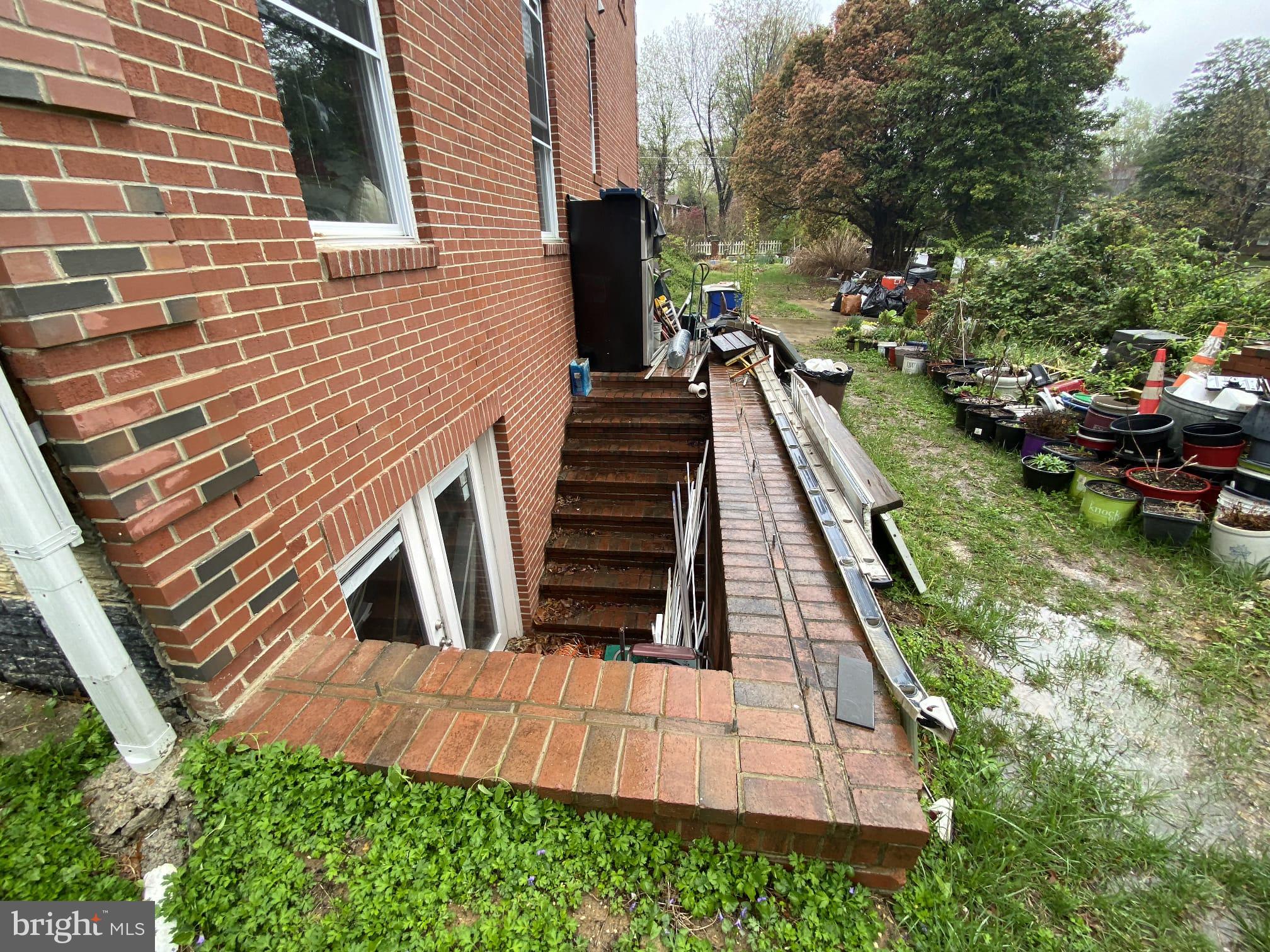 SILVER SPRINGS - Land