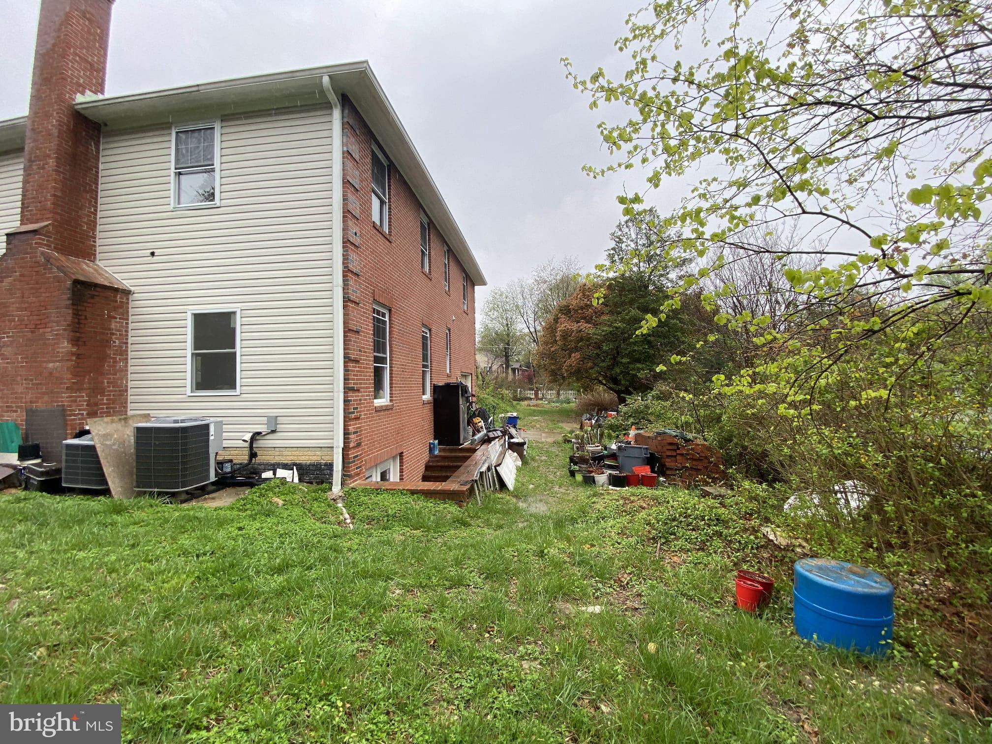 SILVER SPRINGS - Land