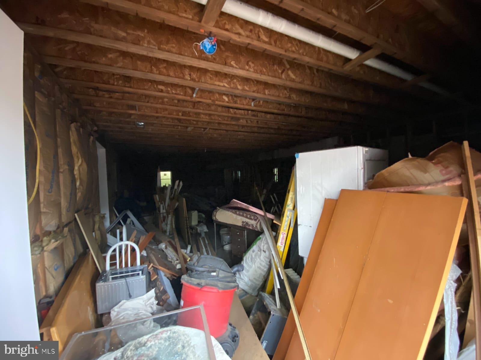 SILVER SPRINGS - Land