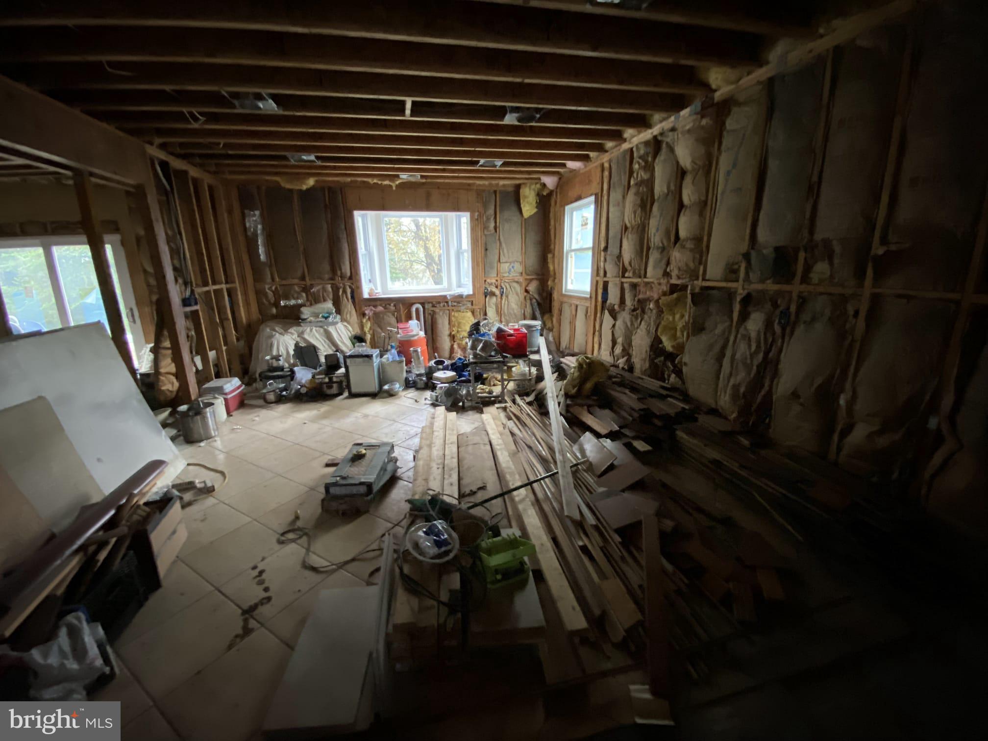 SILVER SPRINGS - Land