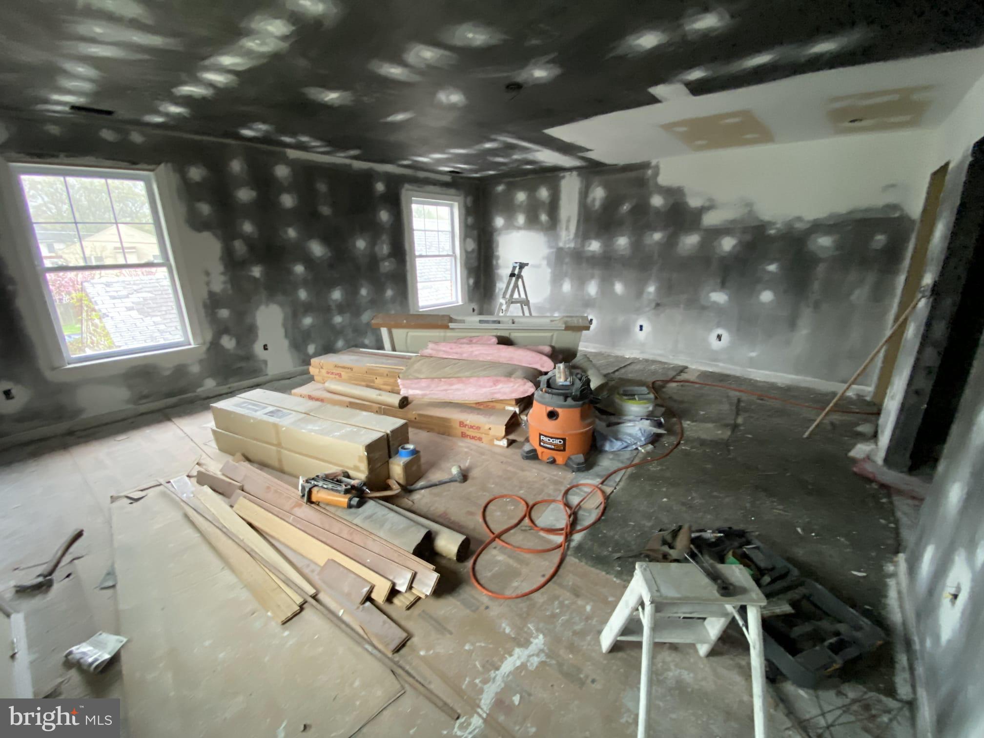 SILVER SPRINGS - Land