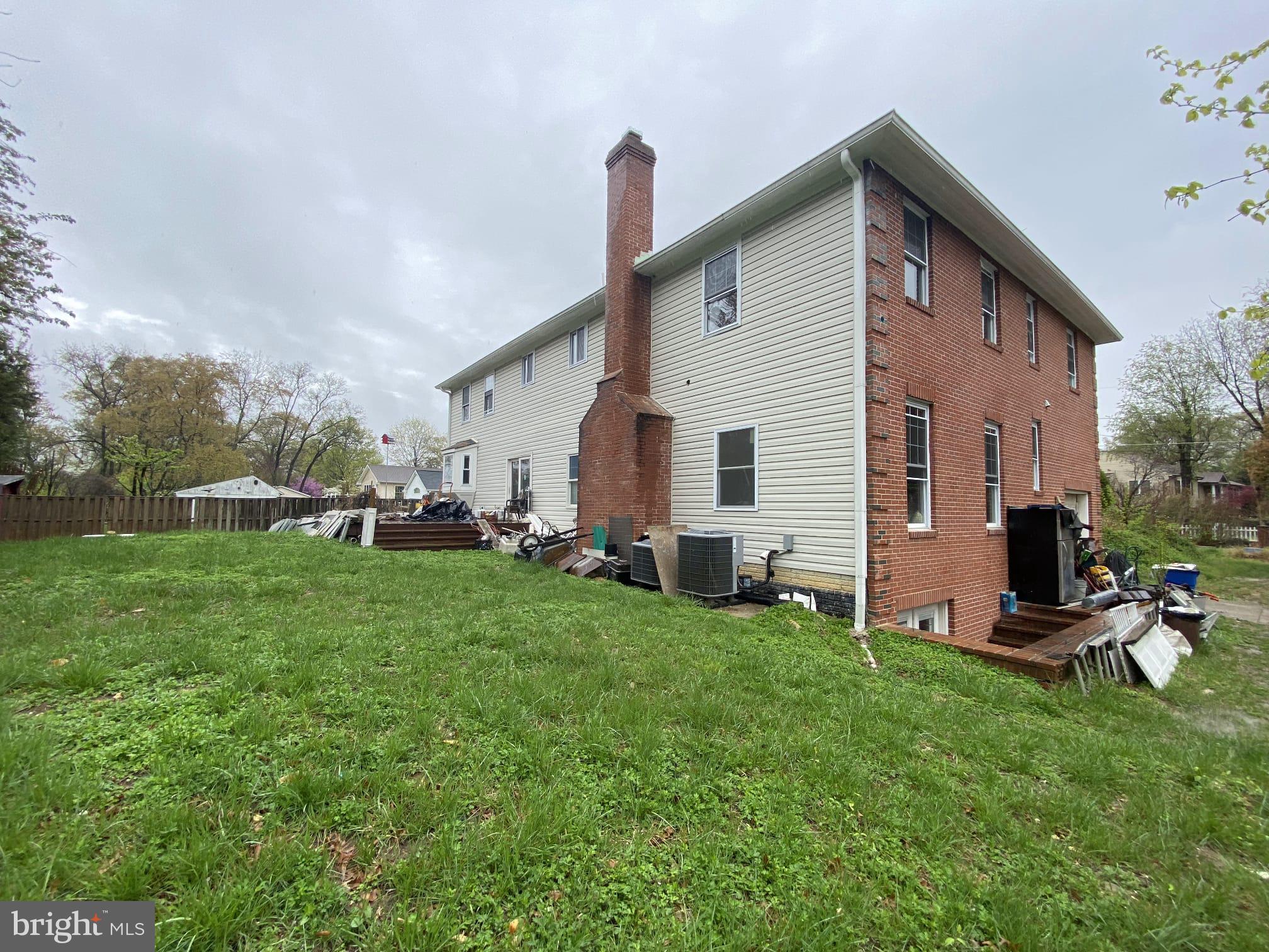 SILVER SPRINGS - Land