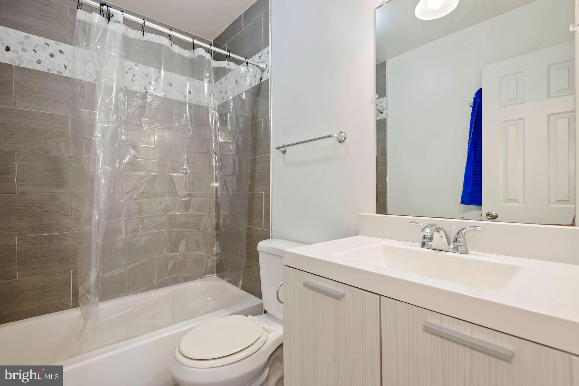 POTOMAC CROSSING - Residential