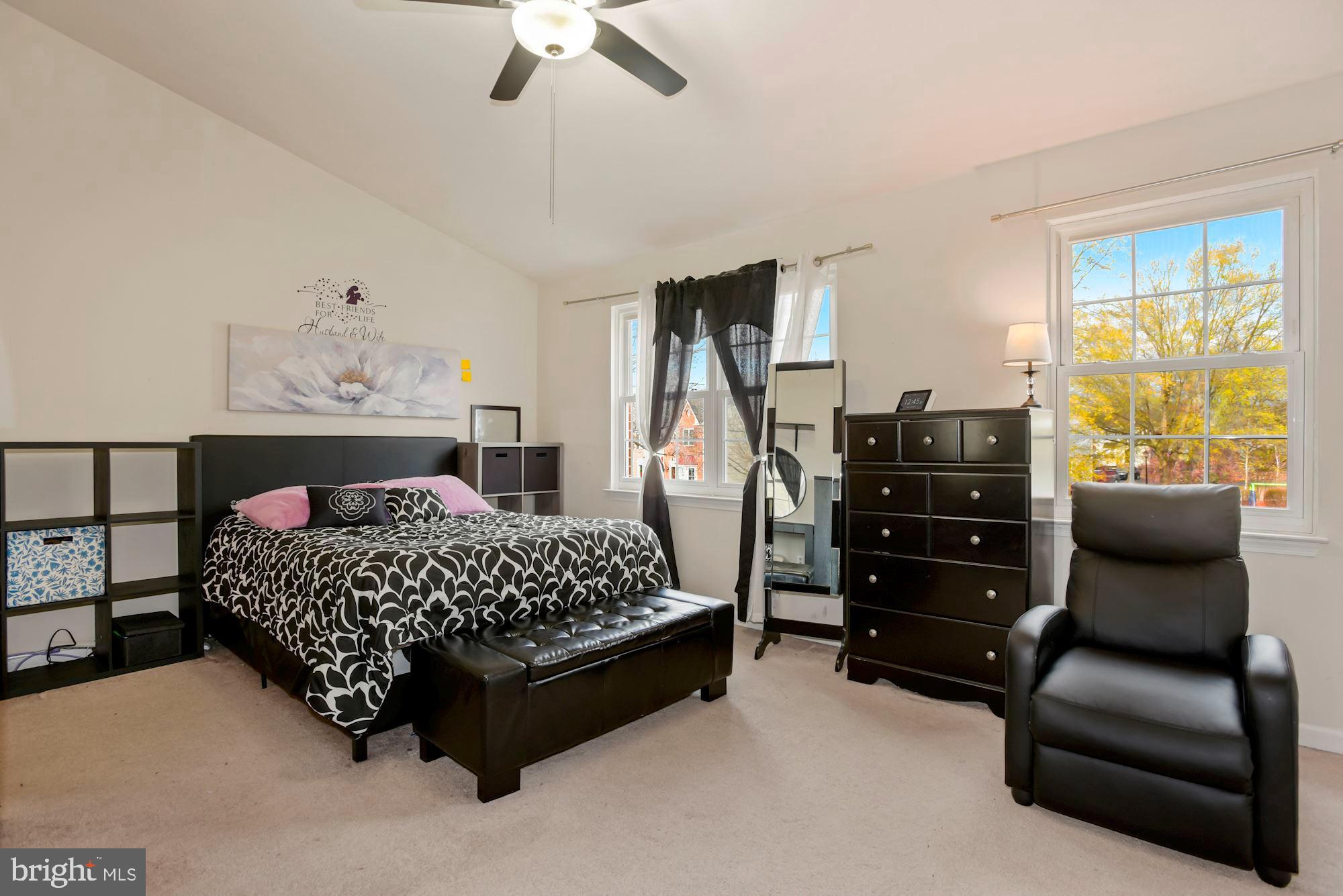 POTOMAC CROSSING - Residential