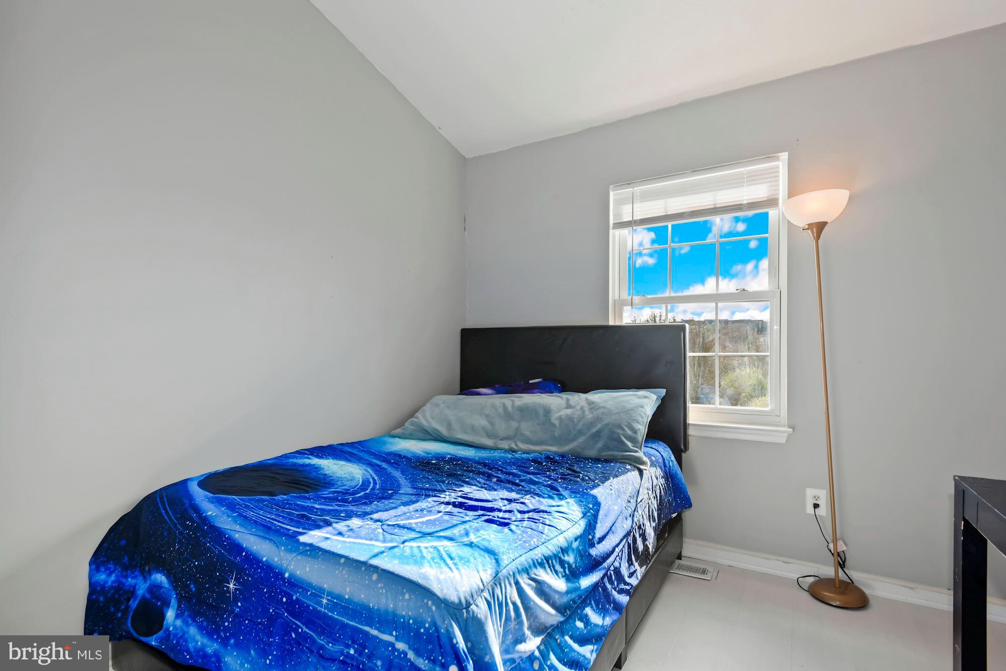 POTOMAC CROSSING - Residential