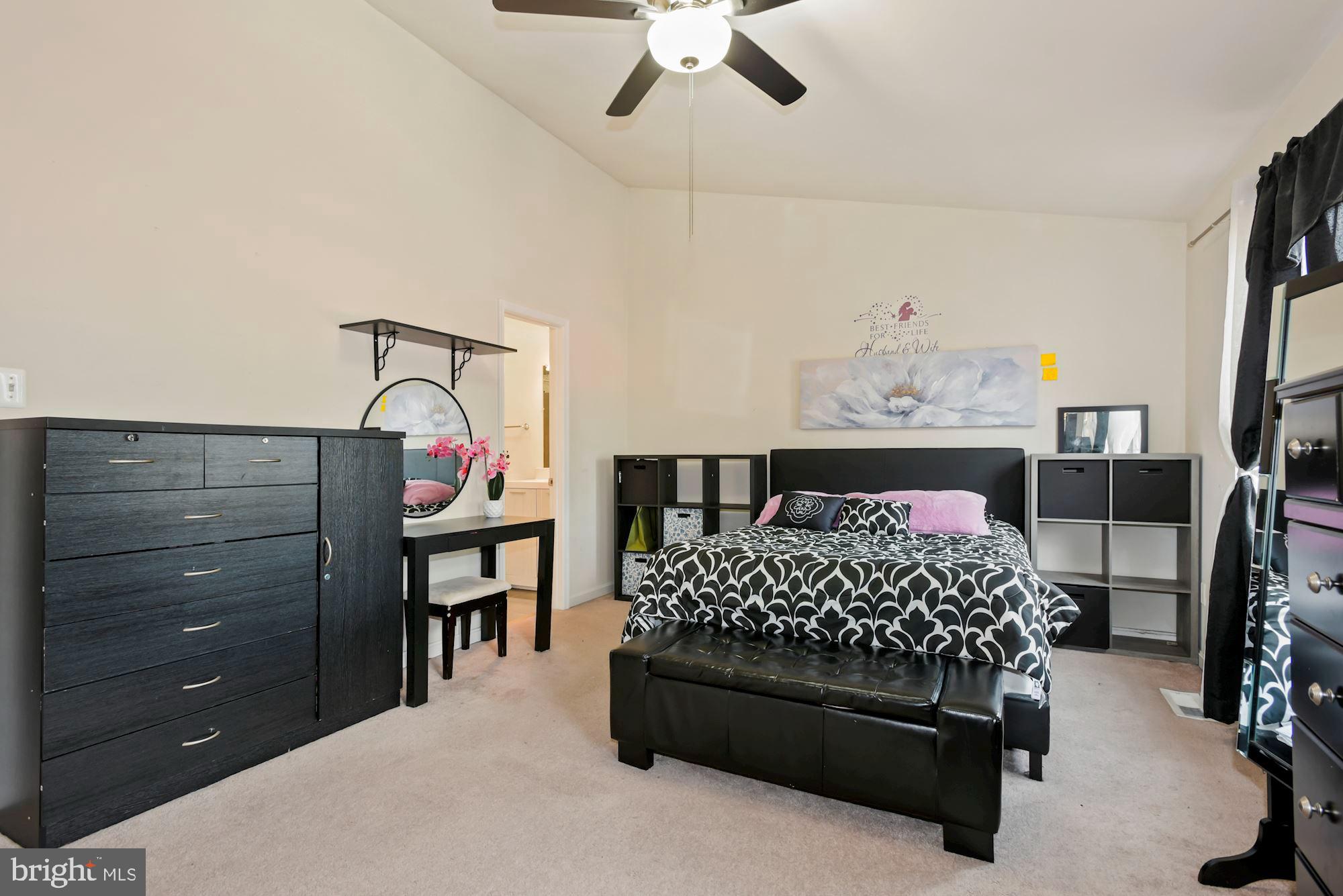 POTOMAC CROSSING - Residential