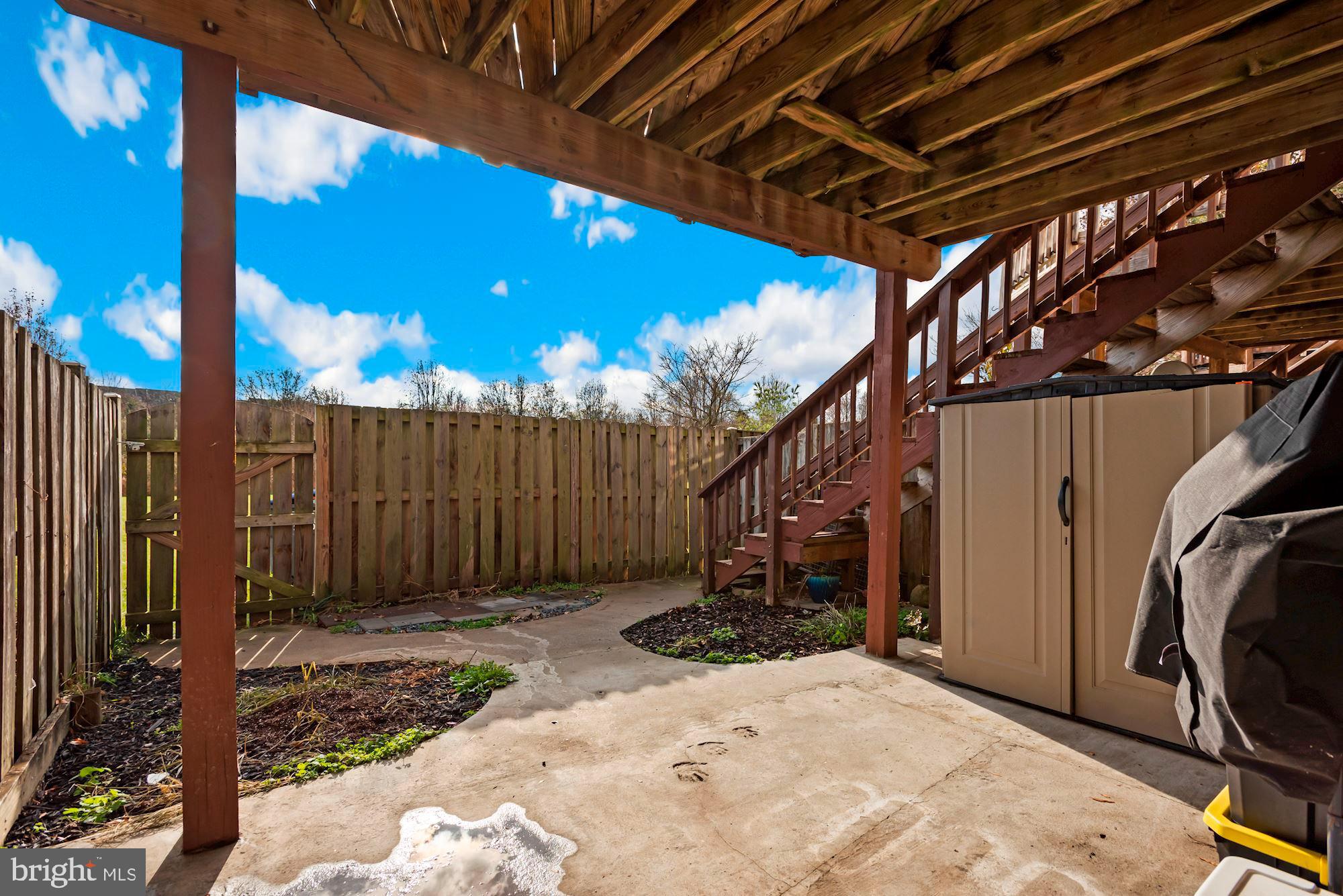 POTOMAC CROSSING - Residential