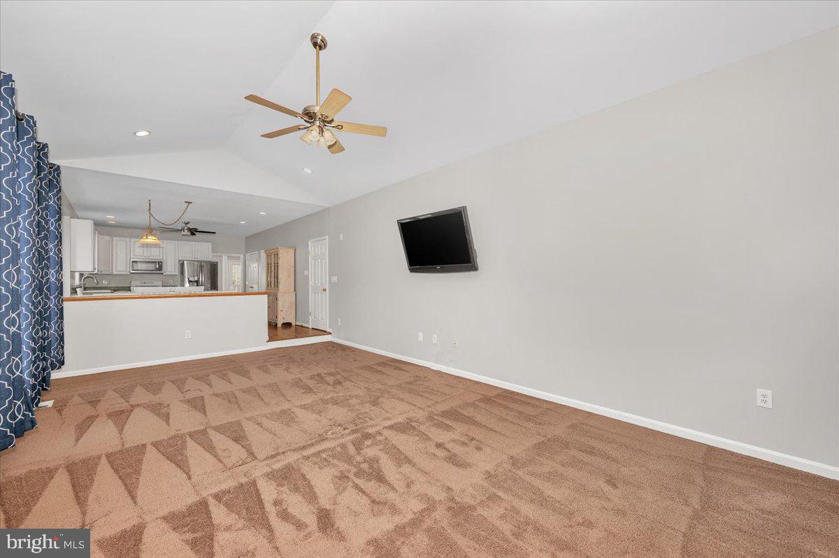 HANFORD ESTATES - Residential