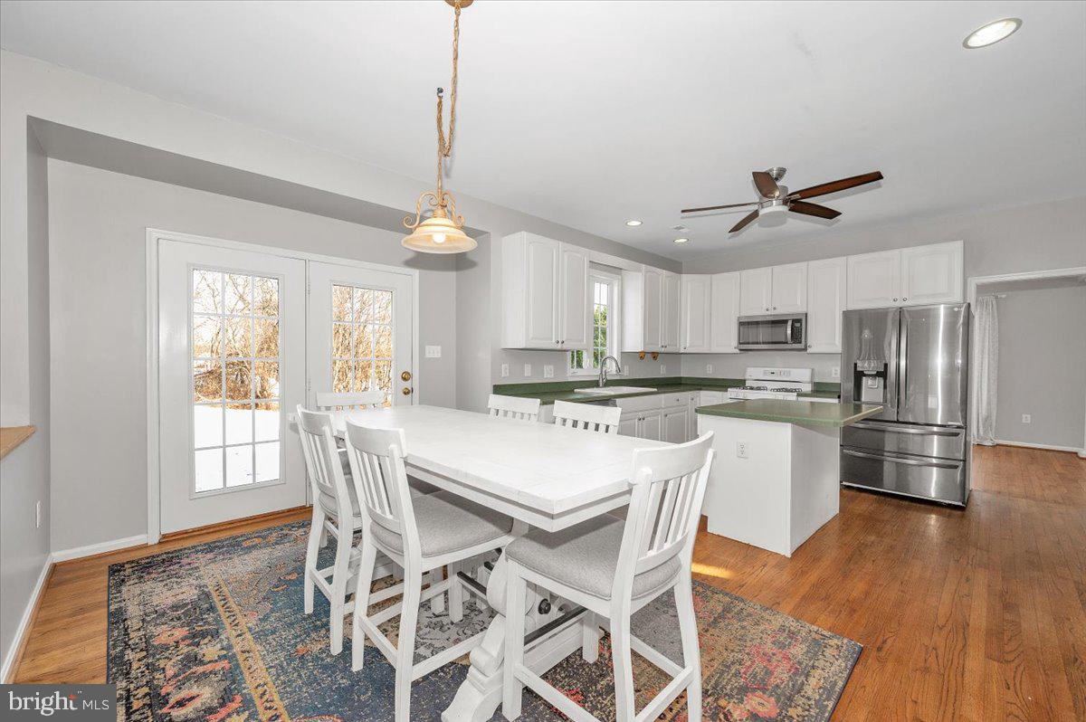 HANFORD ESTATES - Residential