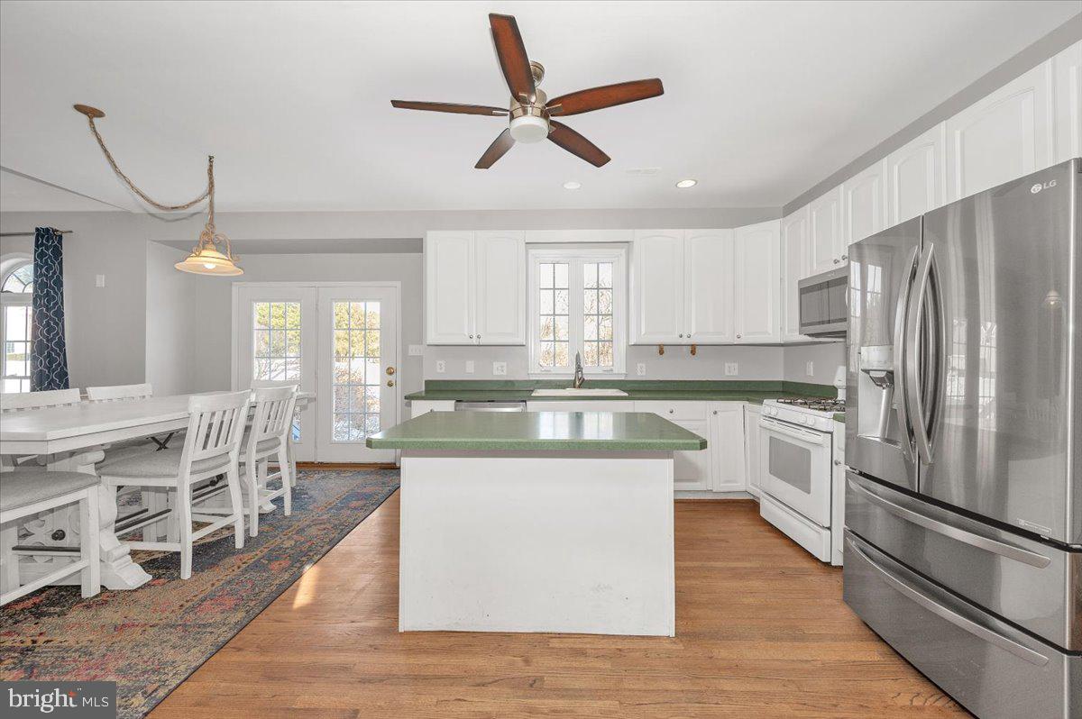 HANFORD ESTATES - Residential