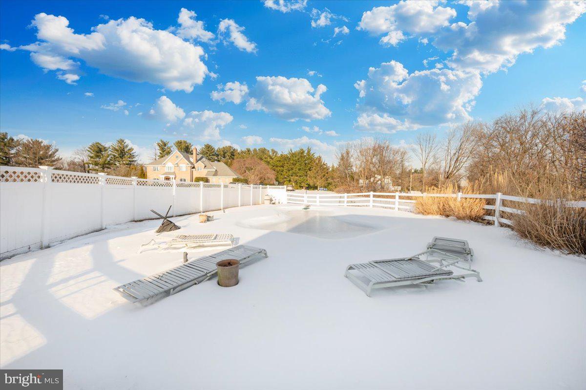 HANFORD ESTATES - Residential