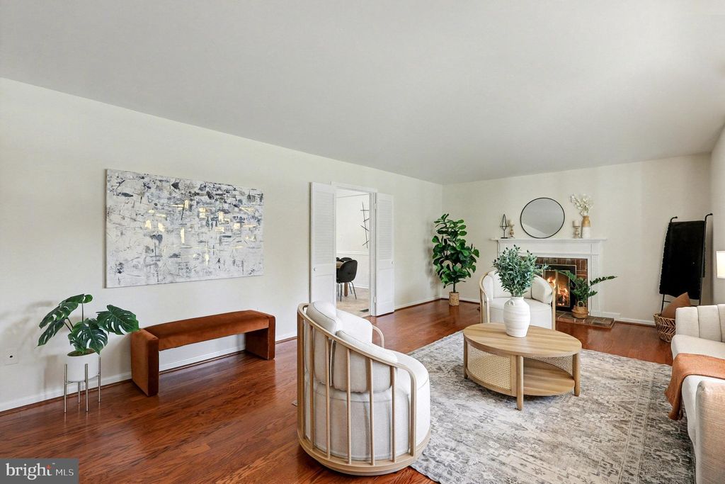 Photo of 13805 Rippling Brook Drive, SILVER SPRING, MD 20906 (MLS # MDMC2202586)