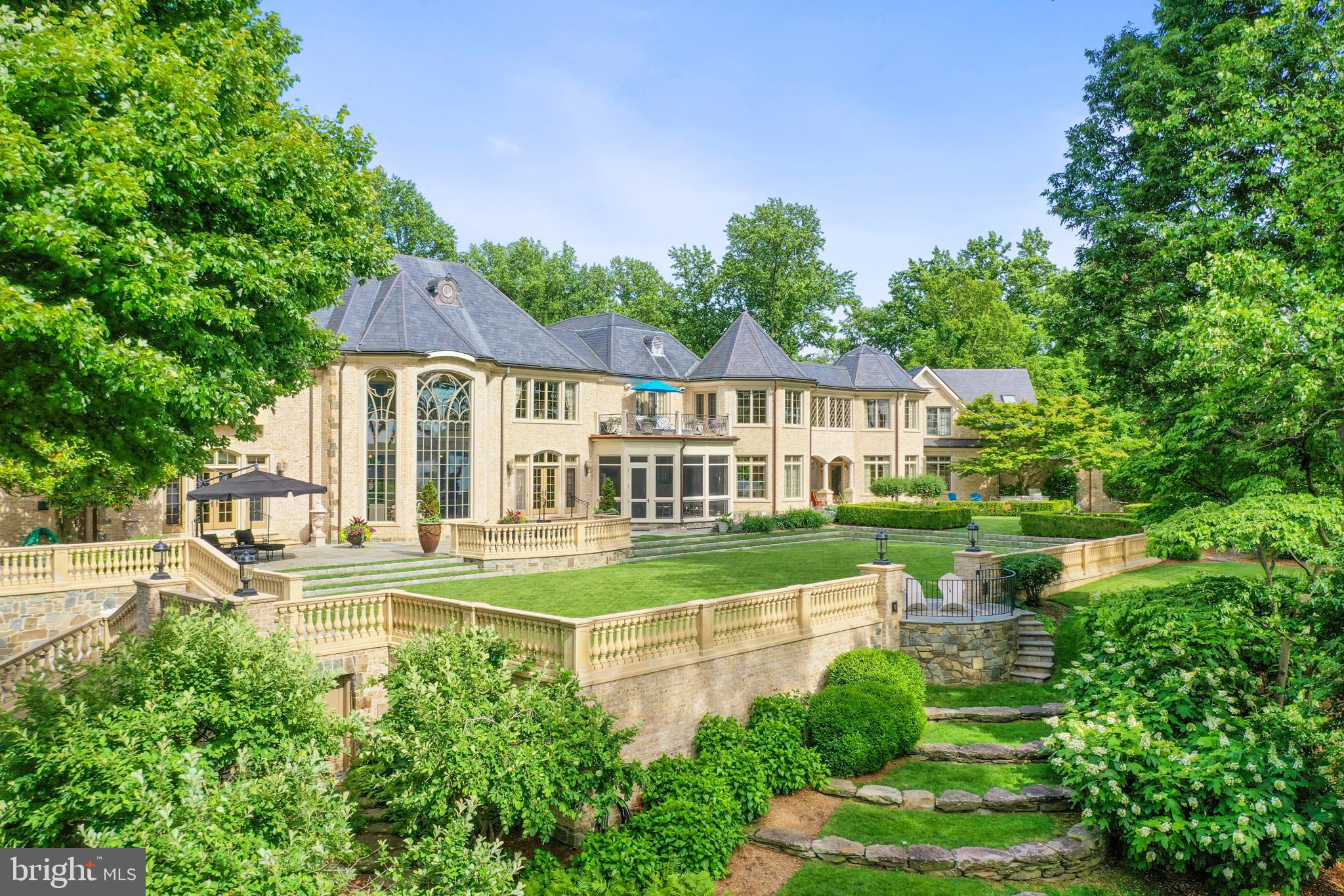 938 OLD COUNTY ROAD