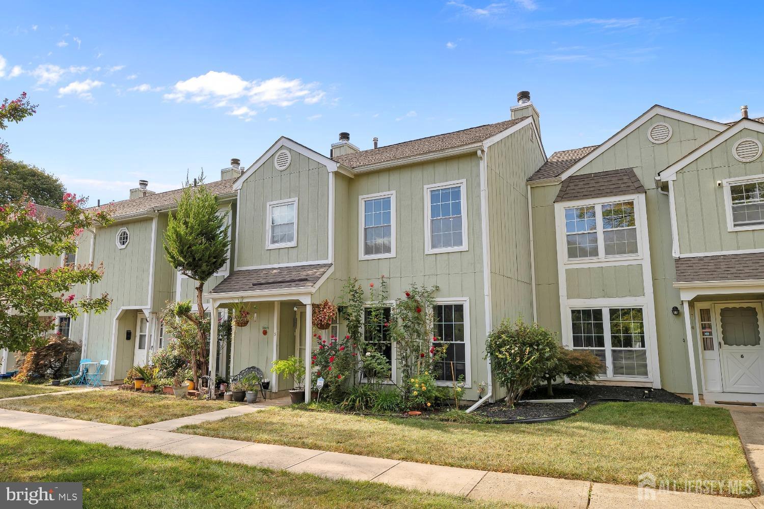 5 POND VIEW DRIVE