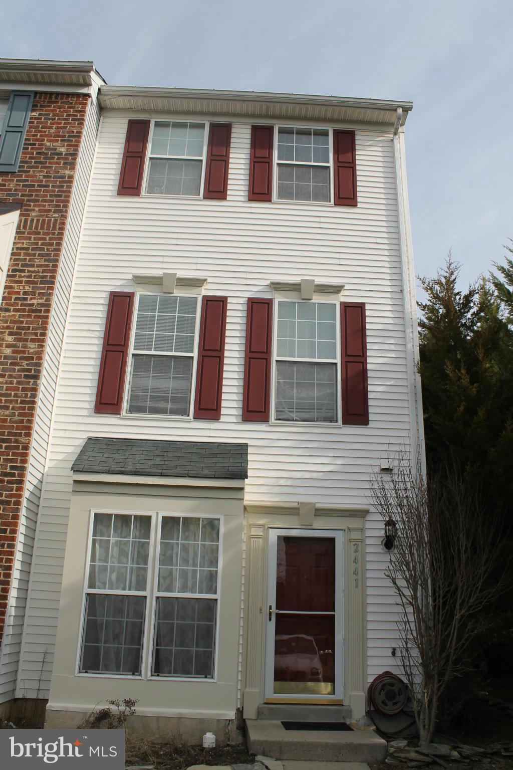 MCNAIR FARMS LANDBAY - Residential Lease