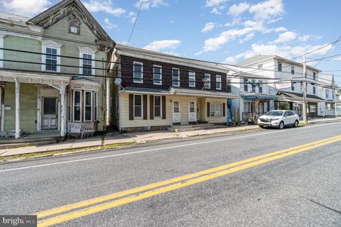 Photo of 1034 - 1036 W Main Street, VALLEY VIEW, PA 17983 (MLS # PASK2021718)