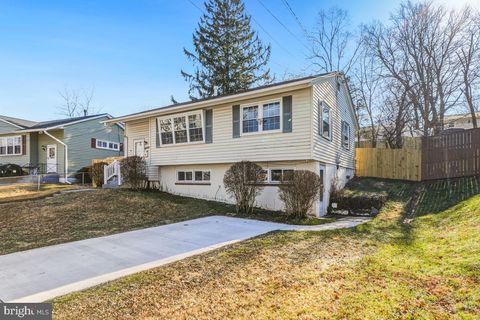 Photo of 1021 Brice Road, ROCKVILLE, MD 20852 (MLS # MDMC2214172)