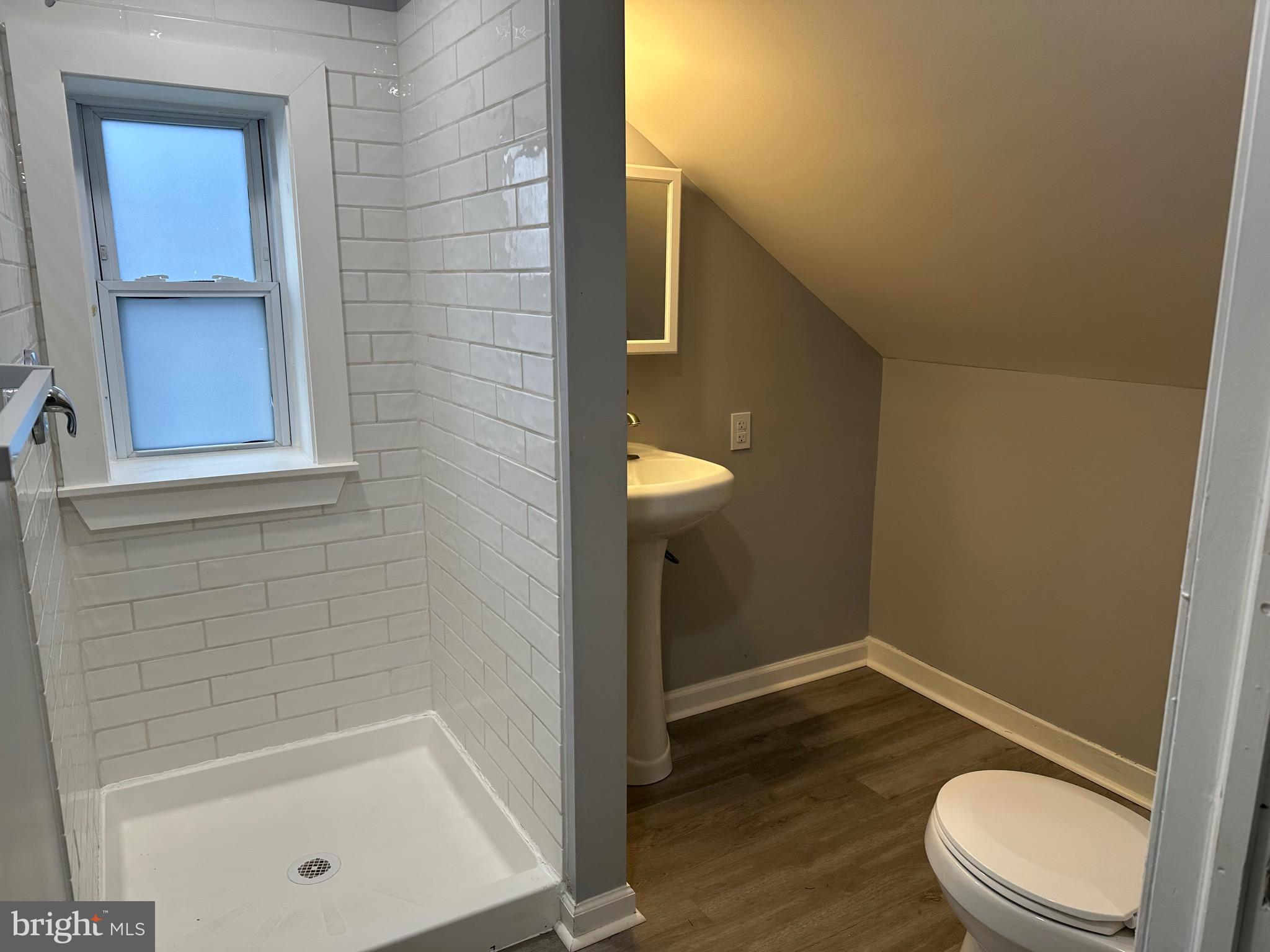 MAYVIEW MANOR - Residential