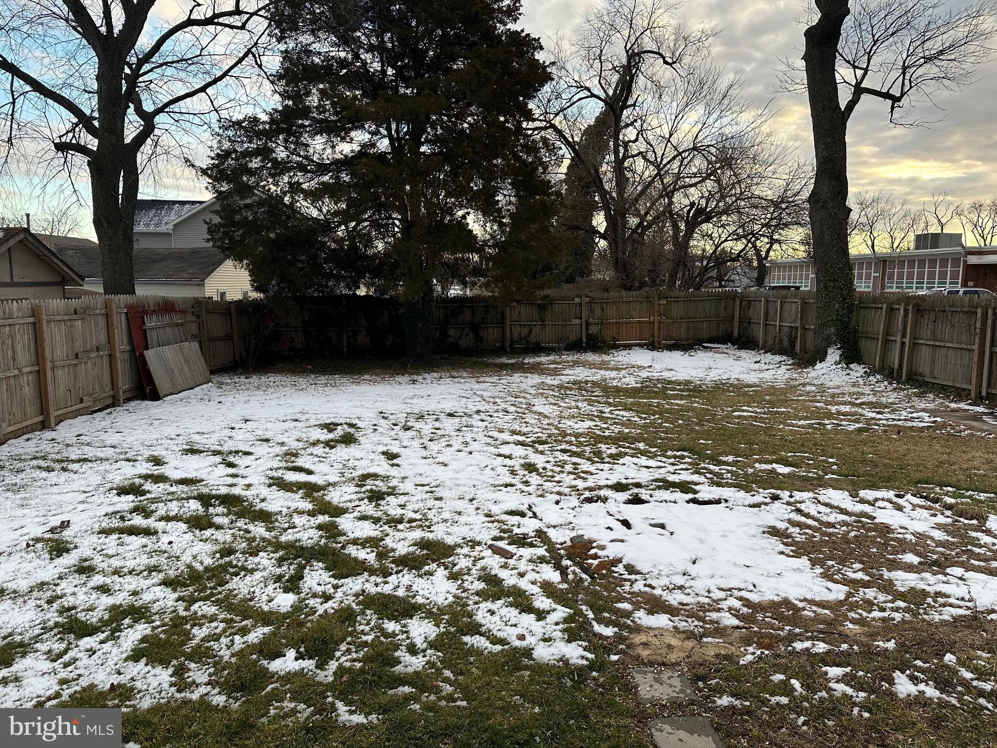 MAYVIEW MANOR - Residential