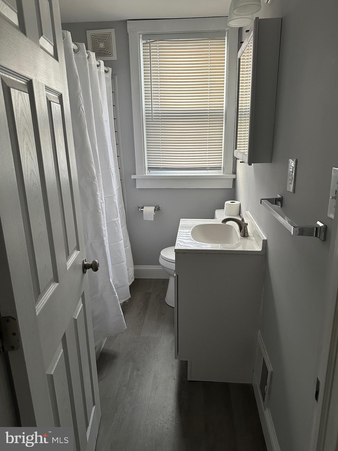 MAYVIEW MANOR - Residential