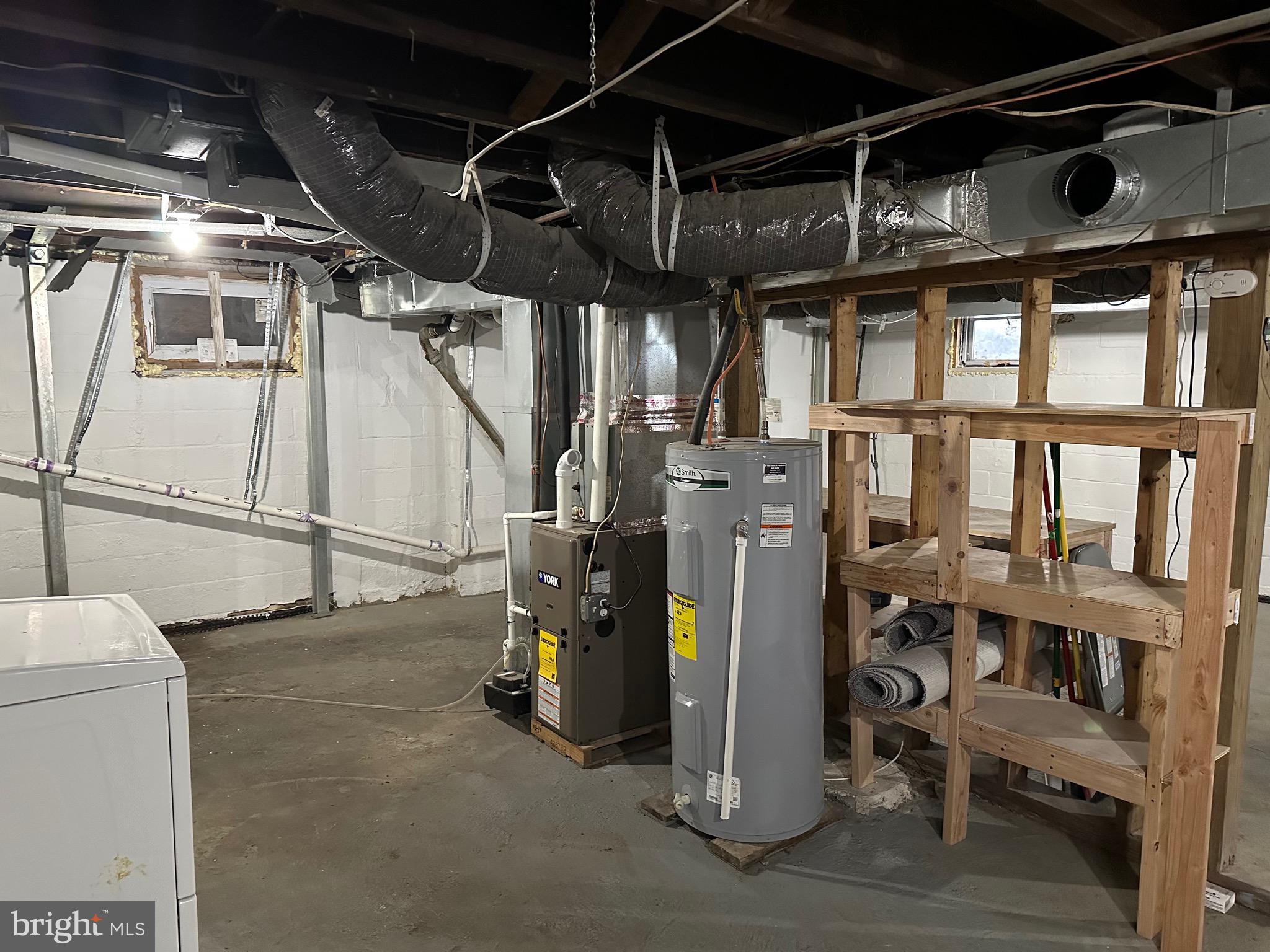 MAYVIEW MANOR - Residential