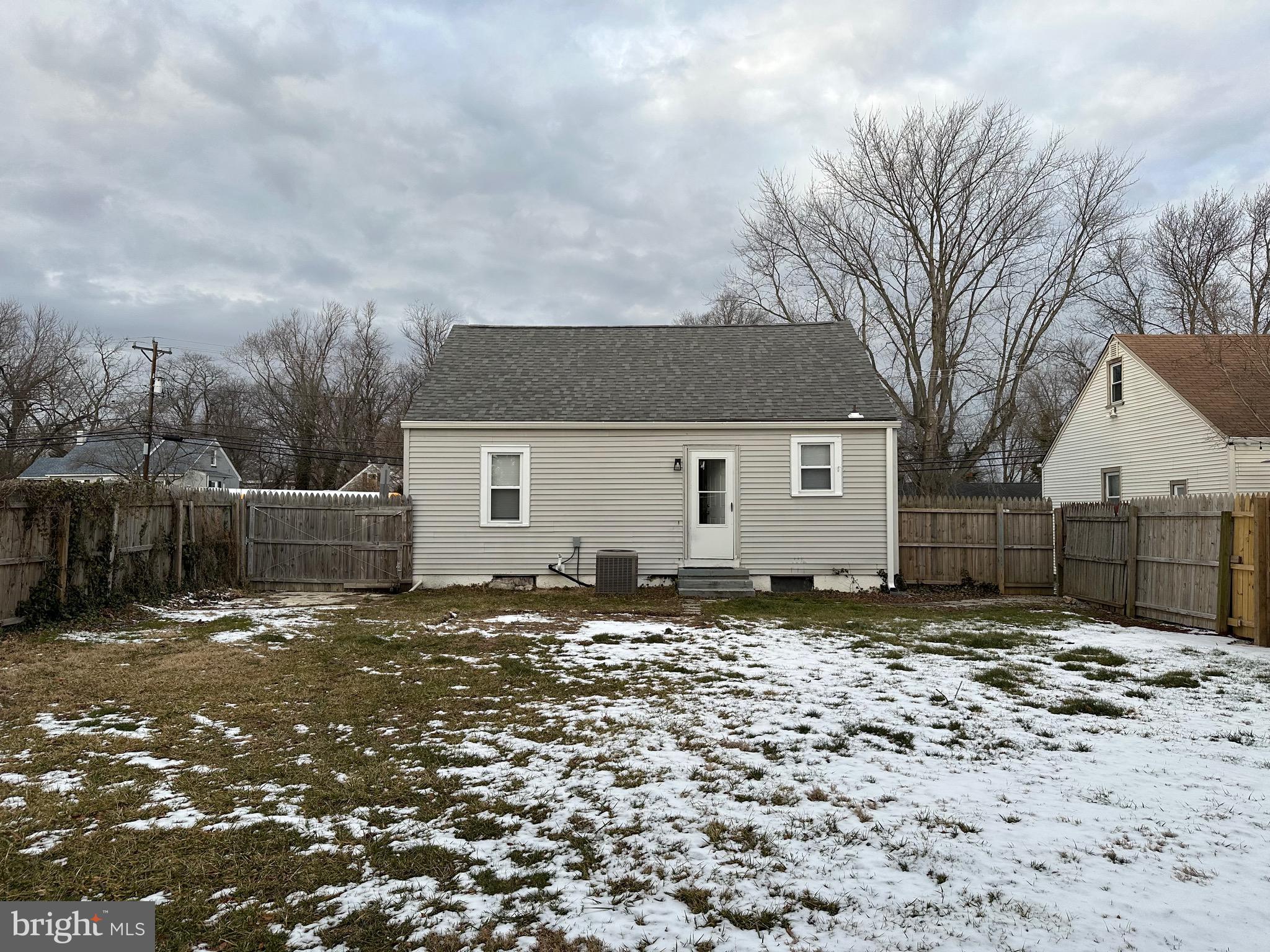 MAYVIEW MANOR - Residential