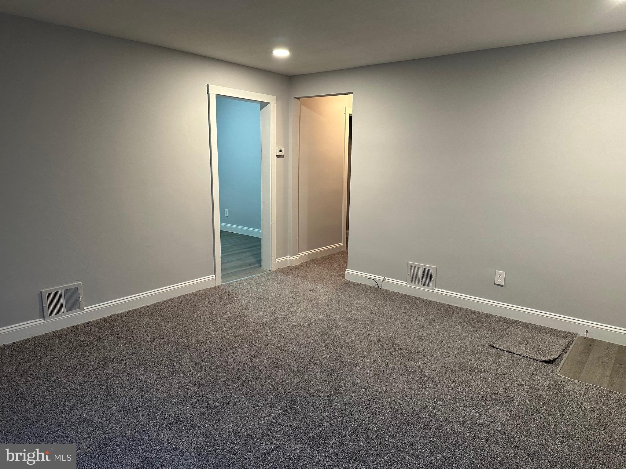 MAYVIEW MANOR - Residential