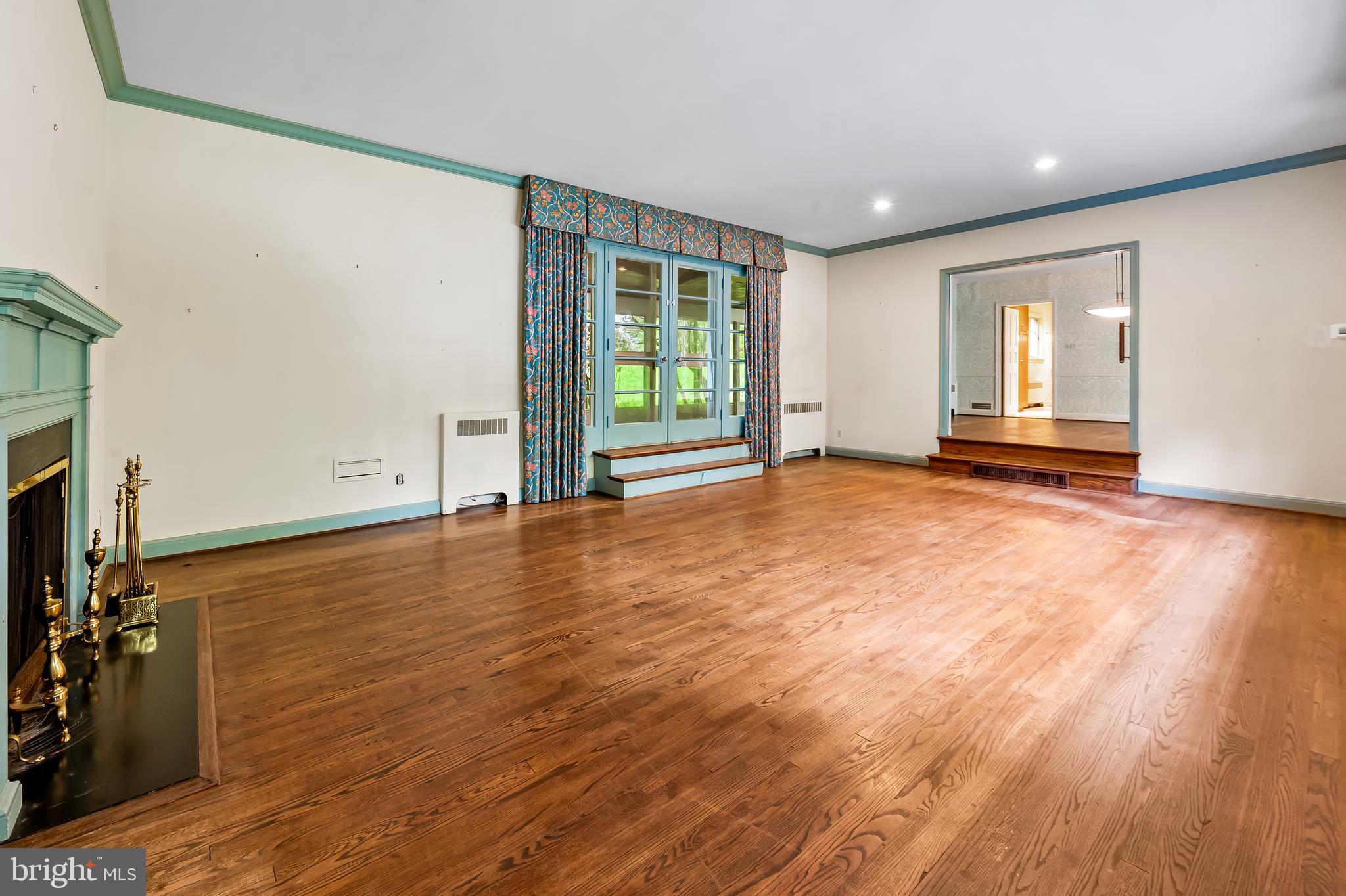 CAVESWOOD - Residential