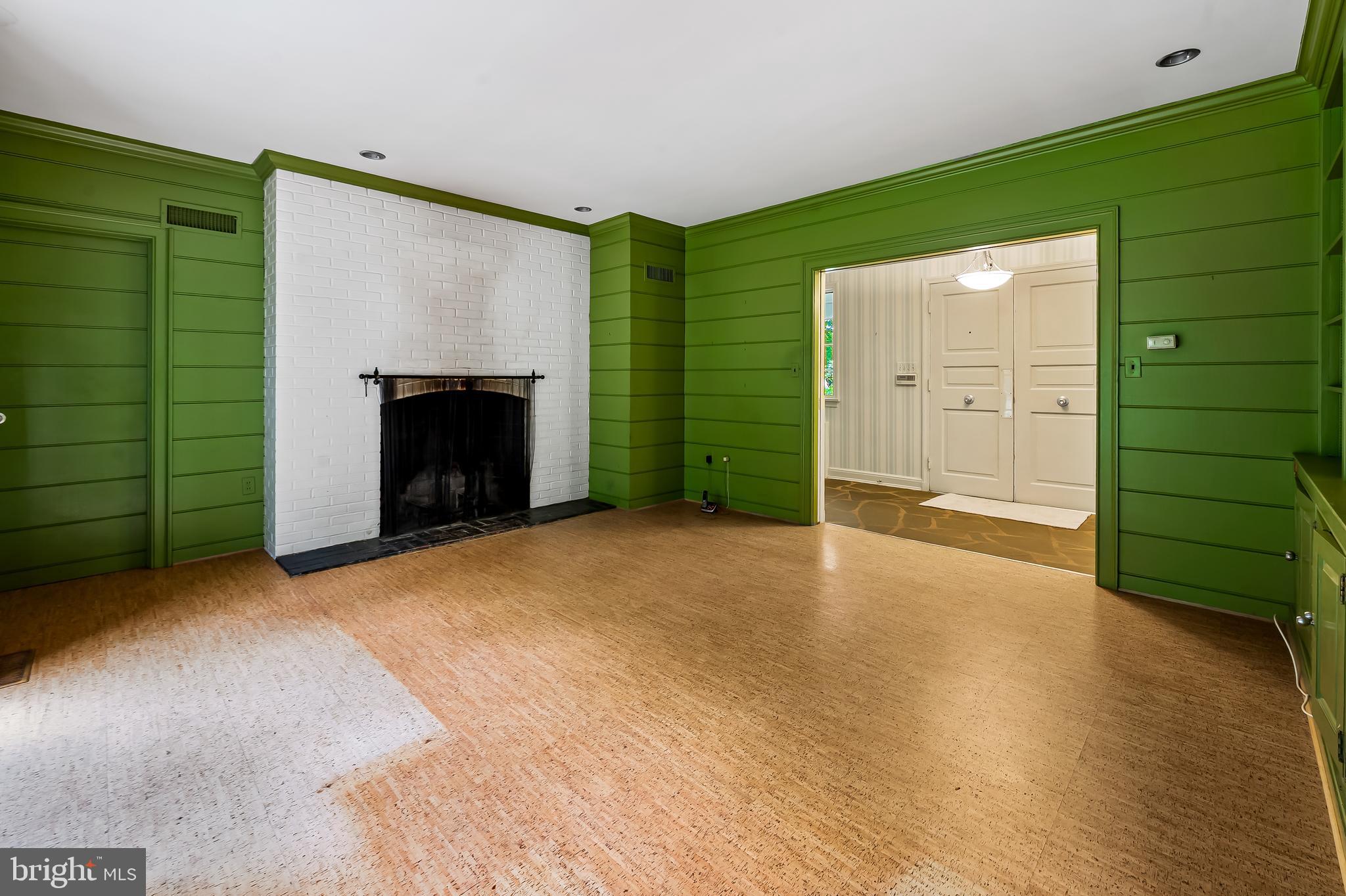 CAVESWOOD - Residential